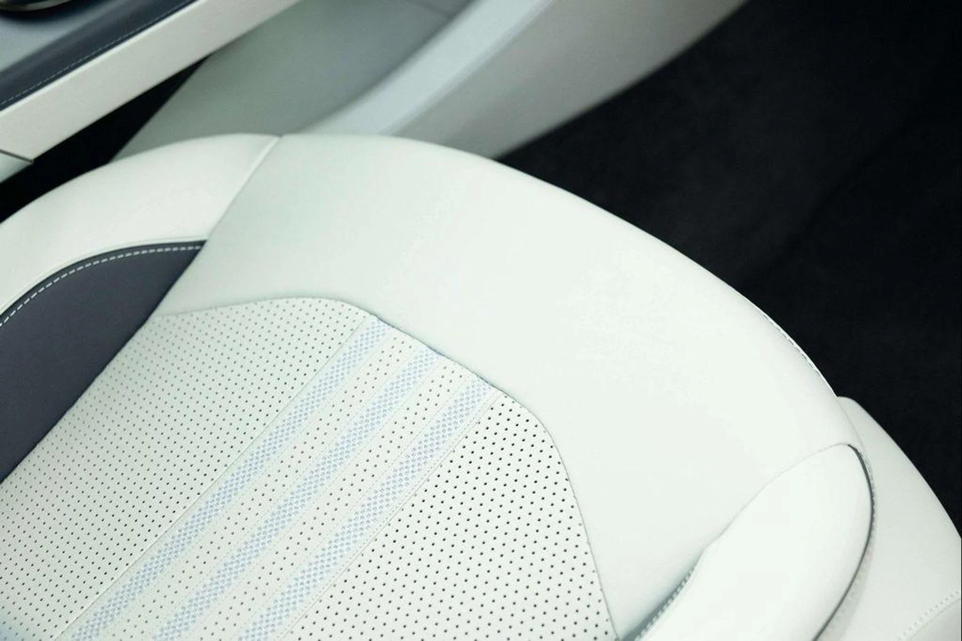 mph049_3832894765_N_Aro_A1_G_Xc0_J7_Fluq_W_Xv_Lj49_RIQQ_68578784ff