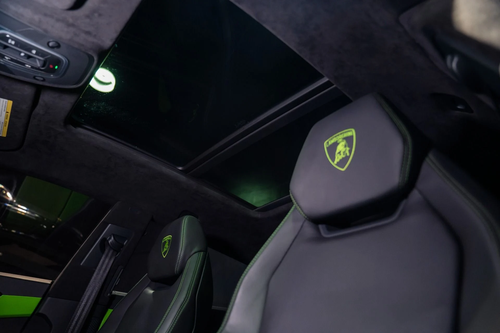 mph049_3852336164_Used_2022_Lamborghini_Urus_FULL_CARBON_EXTERIOR_MASSIVE_MSRP_1786214516_499c5c29de