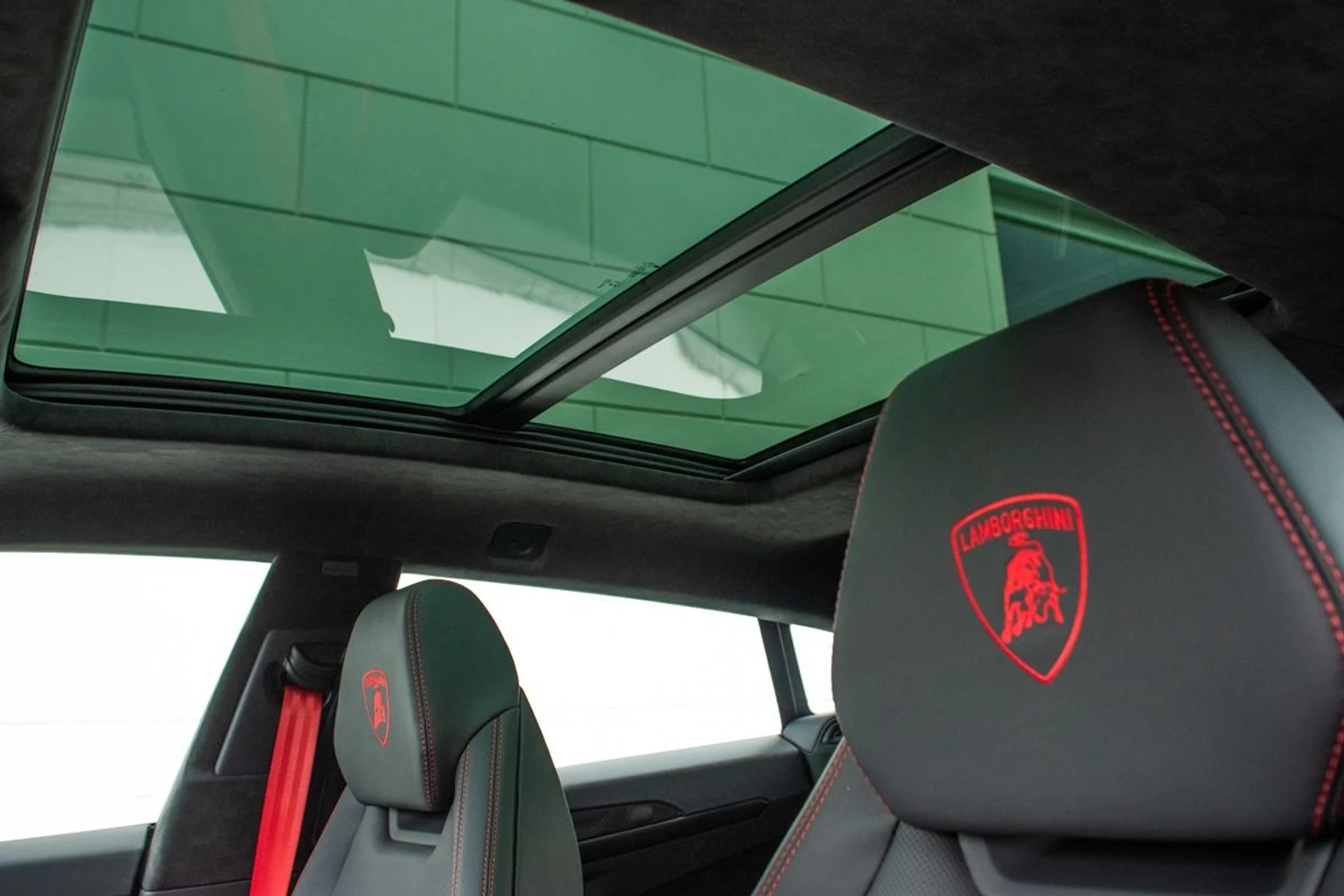 mph049_386471377_Used_2024_Lamborghini_Urus_S_1736004526_6fc4fde592