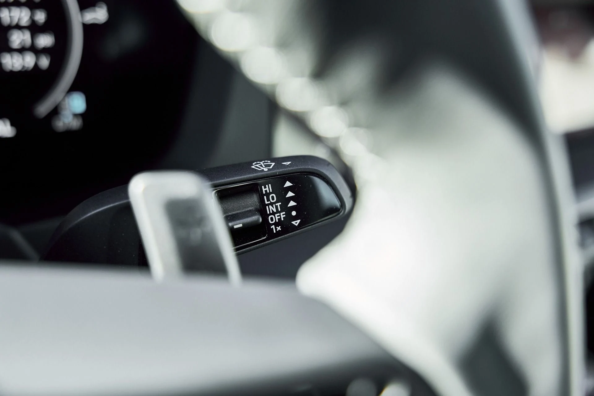 mph049_3872087760_Used_2025_Porsche_911_Carrera_1768012388_cad69e0d72