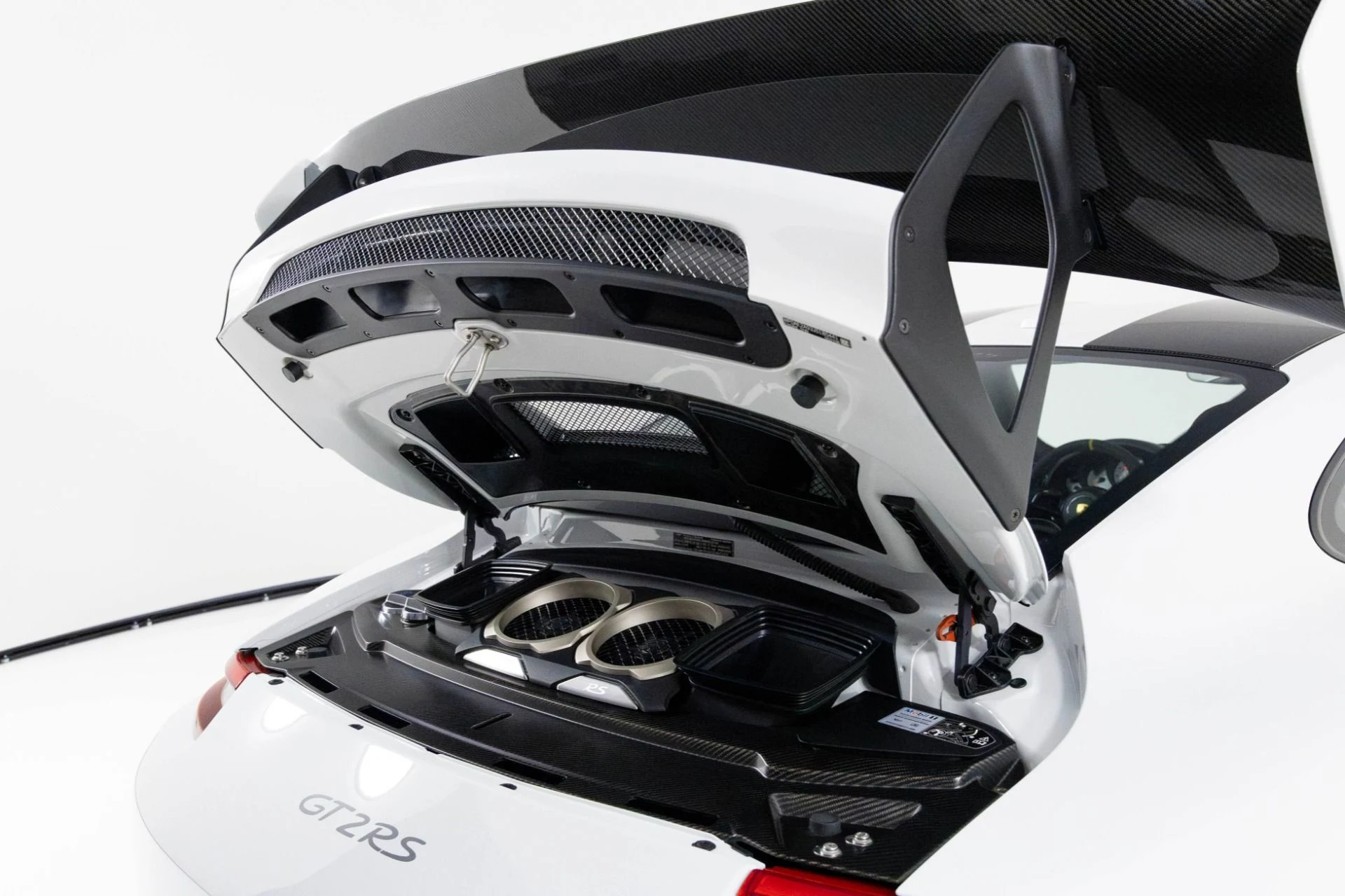 mph049_3882282204_Used_2018_Porsche_911_GT_2_RS_1762386689_1a4c26d8ad