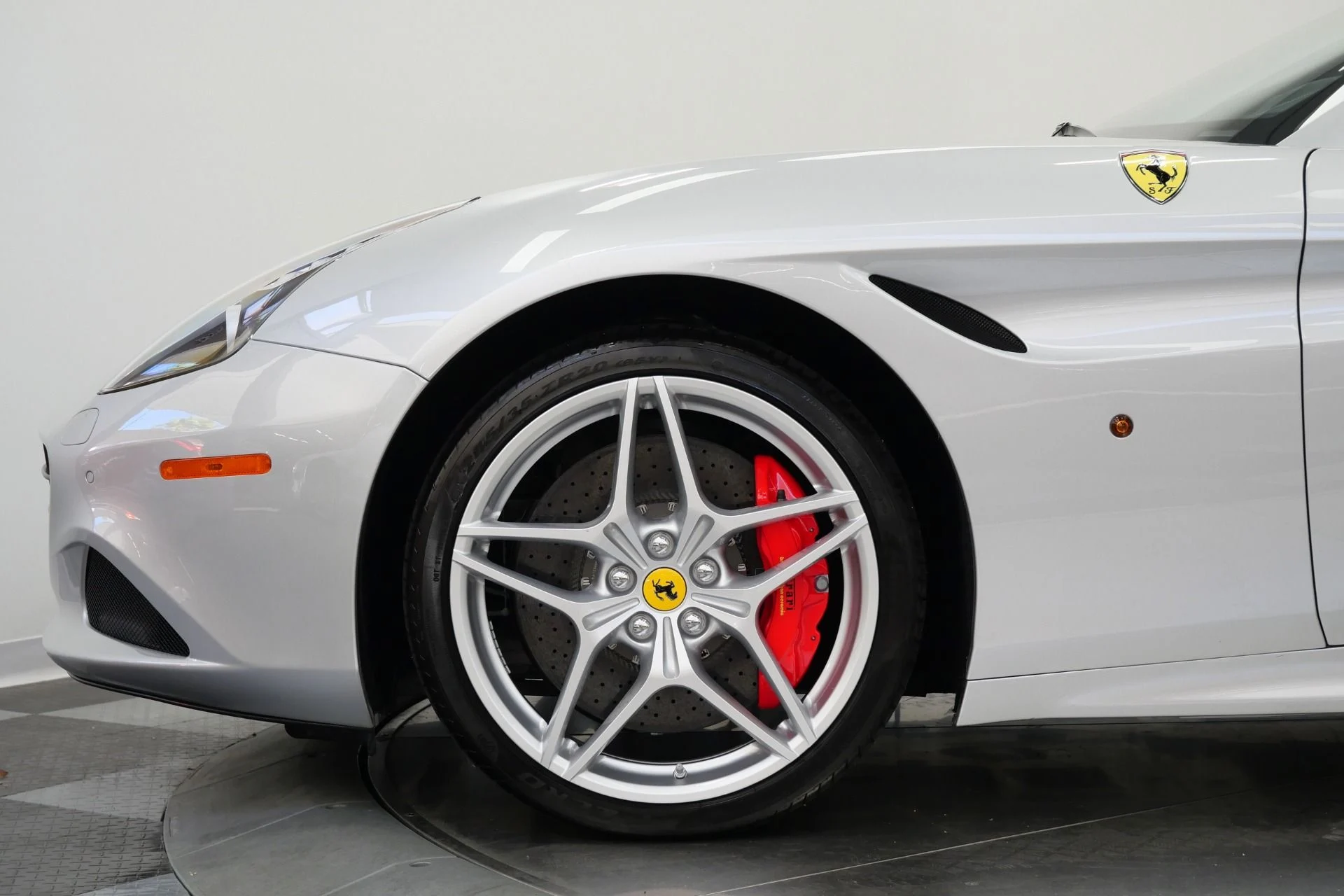 mph049_3894492353_Used_2017_Ferrari_California_T_Extremely_Low_Miles_Ventilated_Seats_Beautiful_1776887153_c0e62046f6