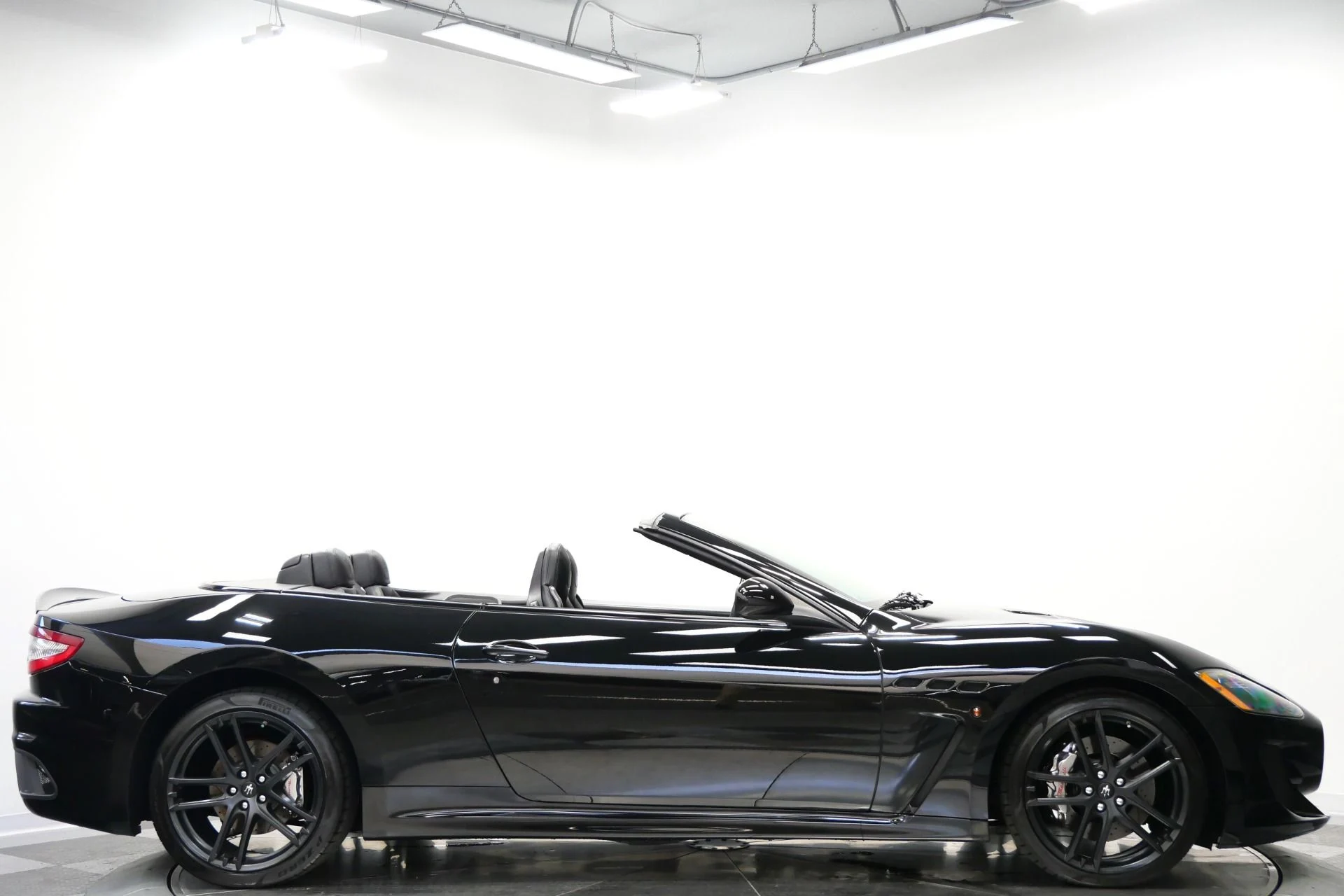 mph049_3904141890_Used_2013_Maserati_Gran_Turismo_Convertible_MC_Carbon_Fiber_Interior_Trim_Great_Sound_1773764089_f4fd185386