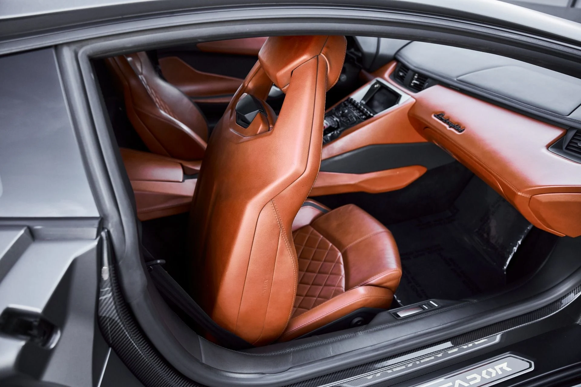 mph049_390659282_Used_2018_Lamborghini_Aventador_S_Base_1773191858_0aa5b4a16f
