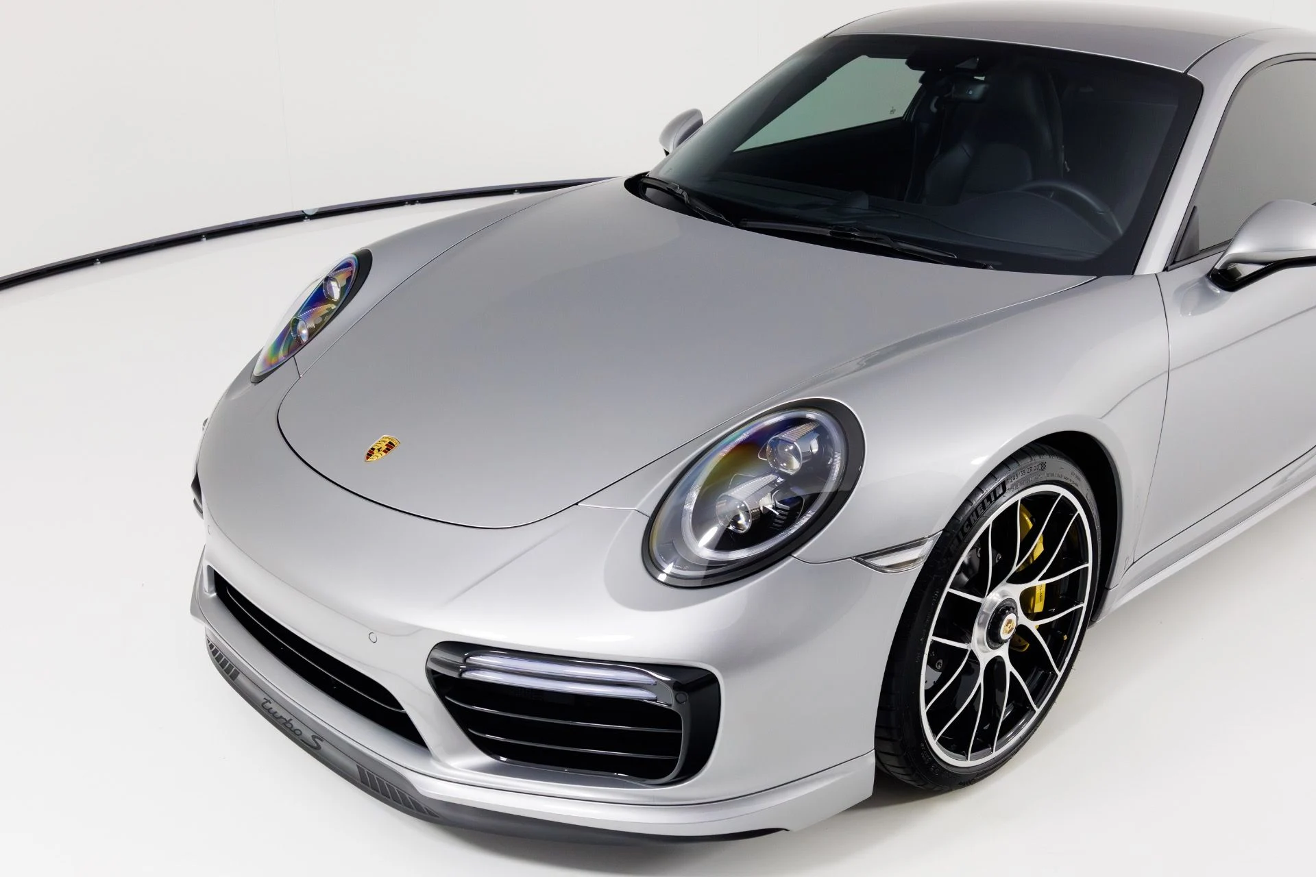 mph049_3926133167_Used_2019_Porsche_911_Turbo_S_1770314078_36e6e00a7d