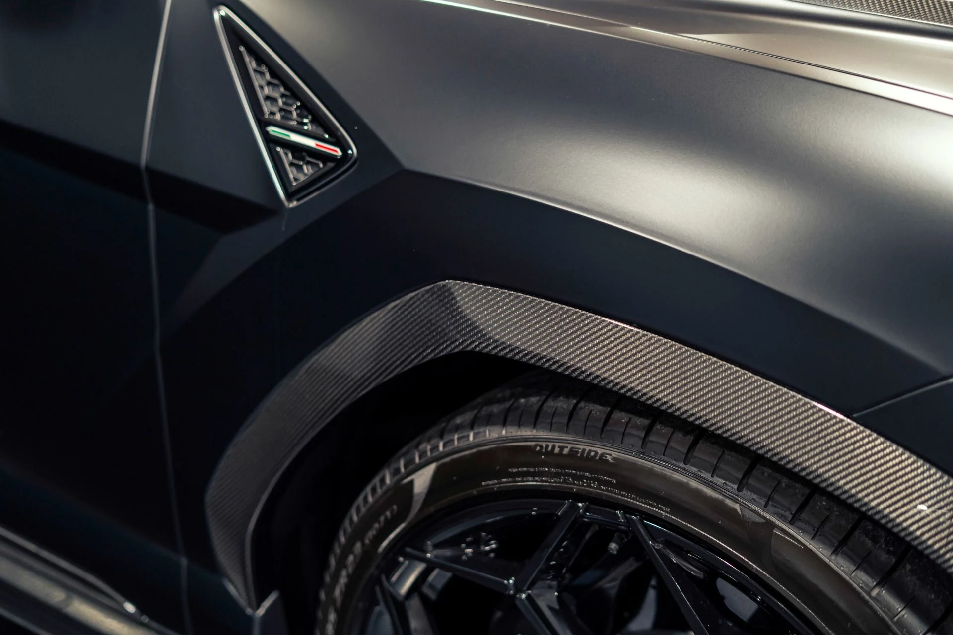 mph049_3929676174_Used_2023_Lamborghini_Urus_Performante_1780414144_9fb5799fc8