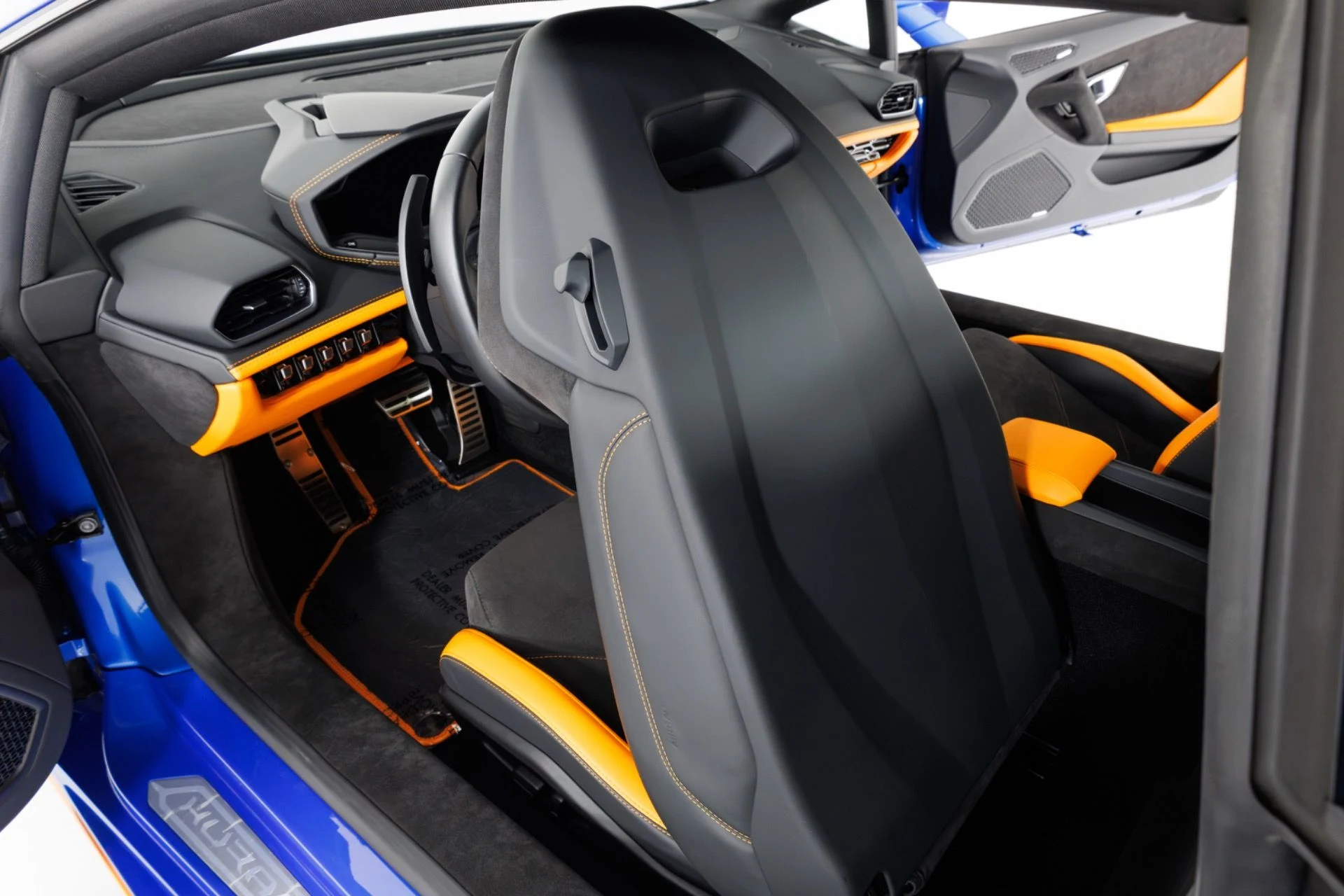 mph049_39397462_Used_2023_Lamborghini_Huracan_Tecnica_1784830847_c5c1a51ab4
