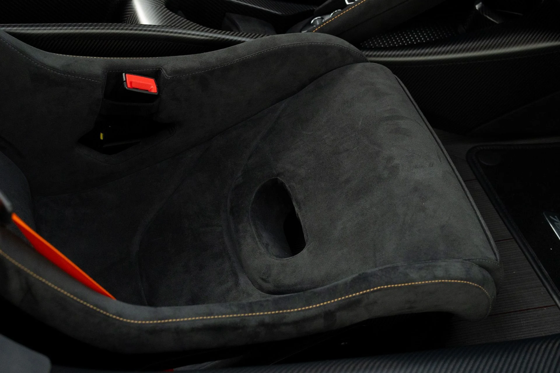mph049_3981774496_Used_2021_Mc_Laren_765_LT_1757087774_bc2e205612