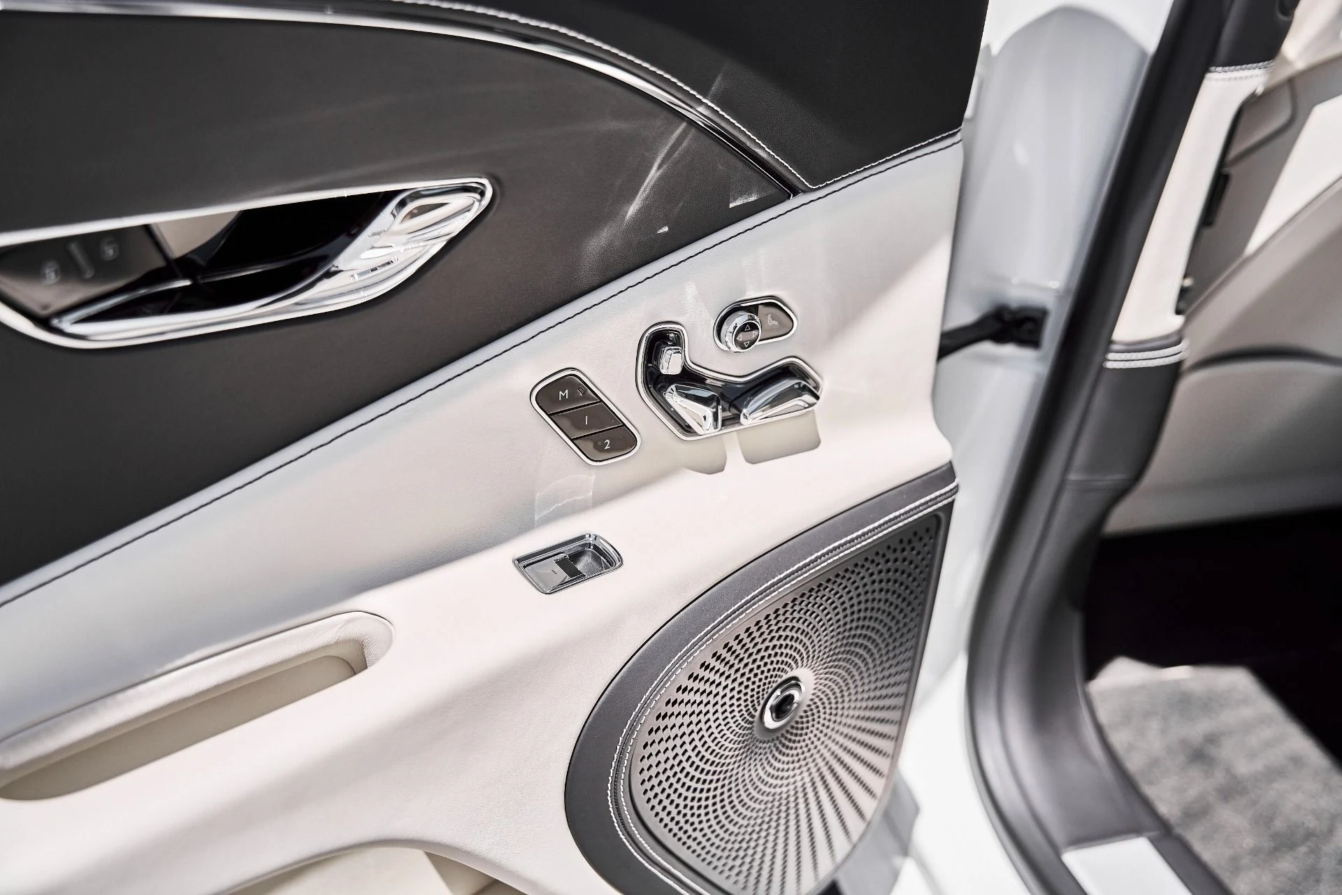 mph049_3985833719_Used_2021_Bentley_Flying_Spur_V8_1780617166_ddfd32979f