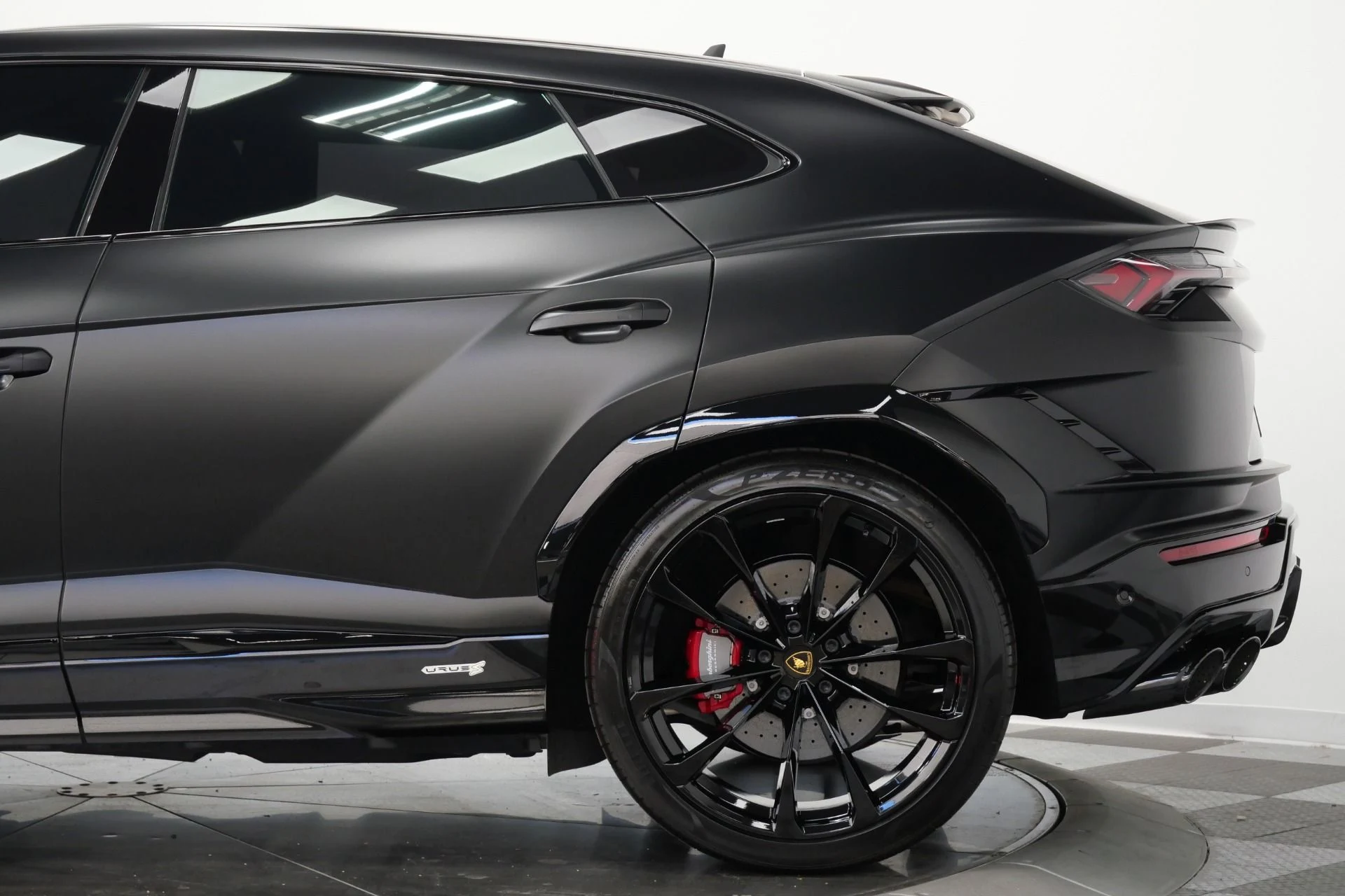 mph049_3987851876_Used_2024_Lamborghini_Urus_S_318_K_MSRP_Very_Low_Miles_Loaded_1776956814_9678aaa3c1