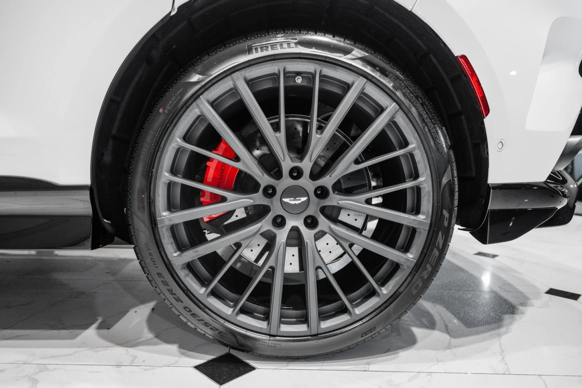 mph049_4002065617_New_2026_Aston_Martin_DBX_707_1765217762_ea682027bb