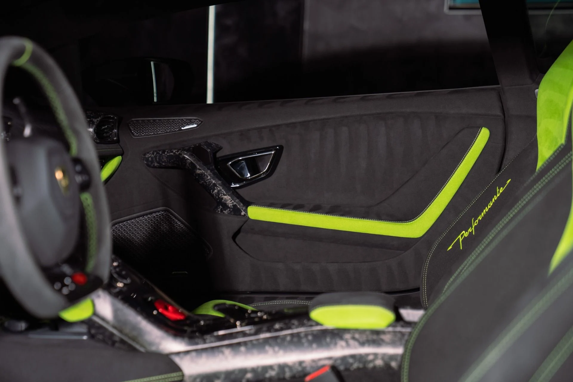 mph049_4016337181_Used_2018_Lamborghini_Huracan_LP_640_4_Performante_Ad_Personam_Paint_and_Interior_Massive_Sticker_1791560590_58be2c669d