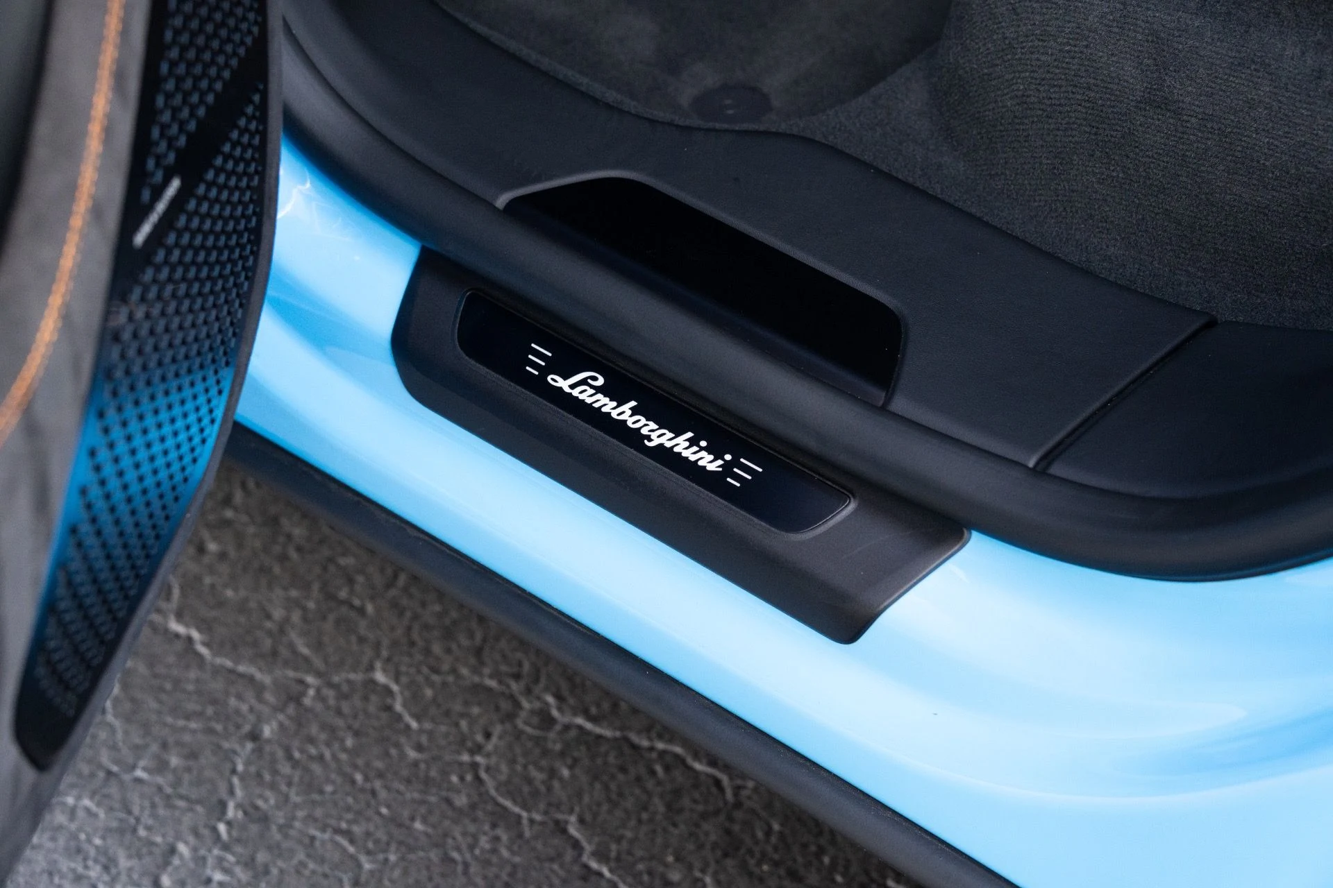 mph049_4026621695_Used_2024_Lamborghini_Urus_S_1773951175_c0ecc0ef61