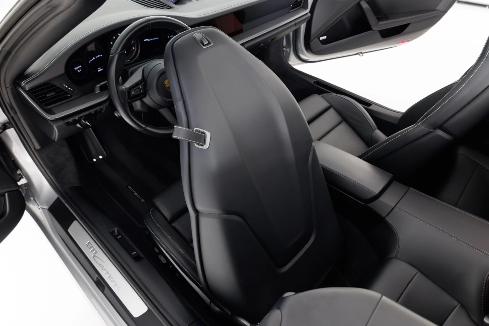 mph049_4040457581_Used_2022_Porsche_911_Carrera_1773941195_233ce22cd2