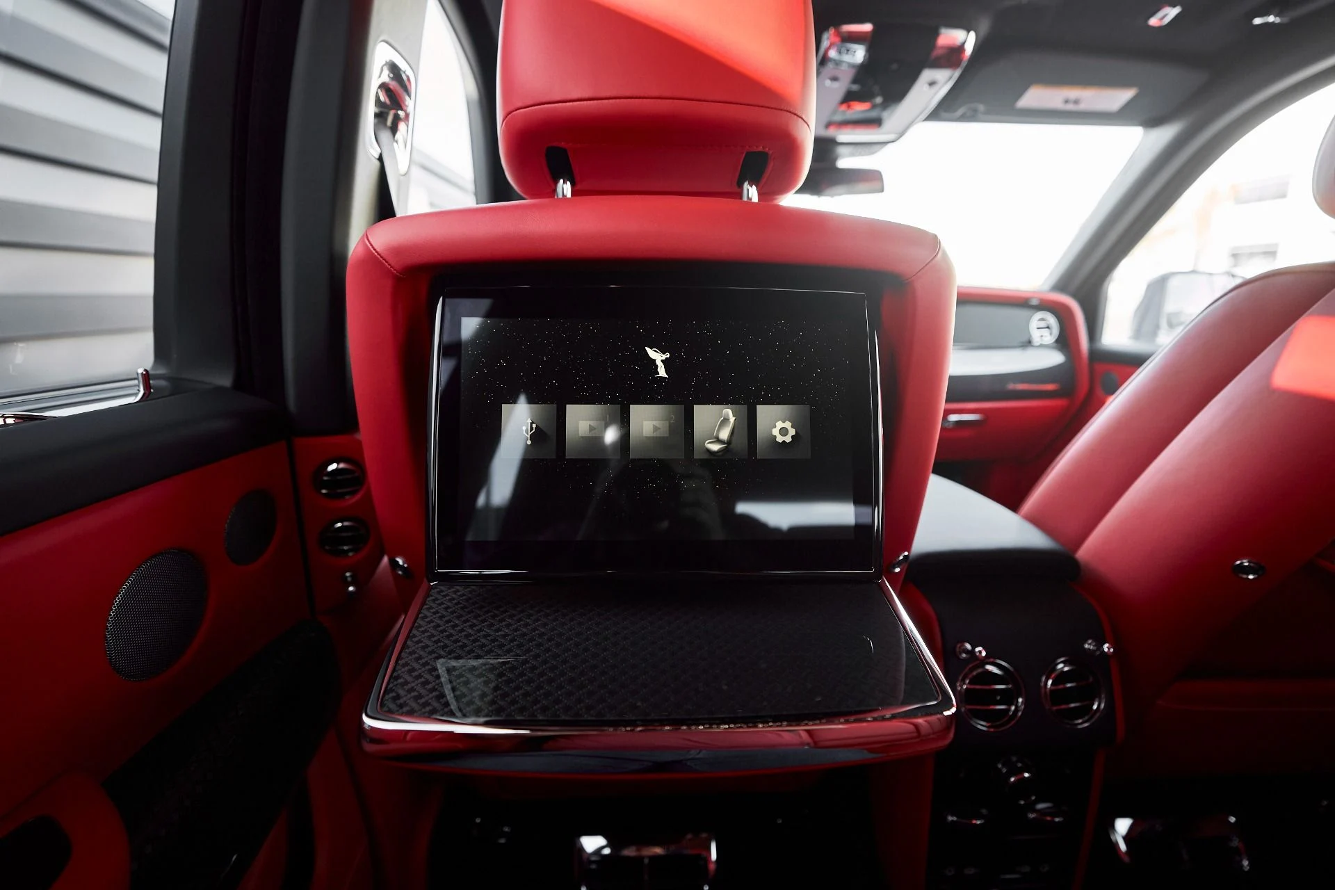 mph049_4044219149_Used_2025_Rolls_Royce_Cullinan_Black_Badge_1763084614_34f8ac6577