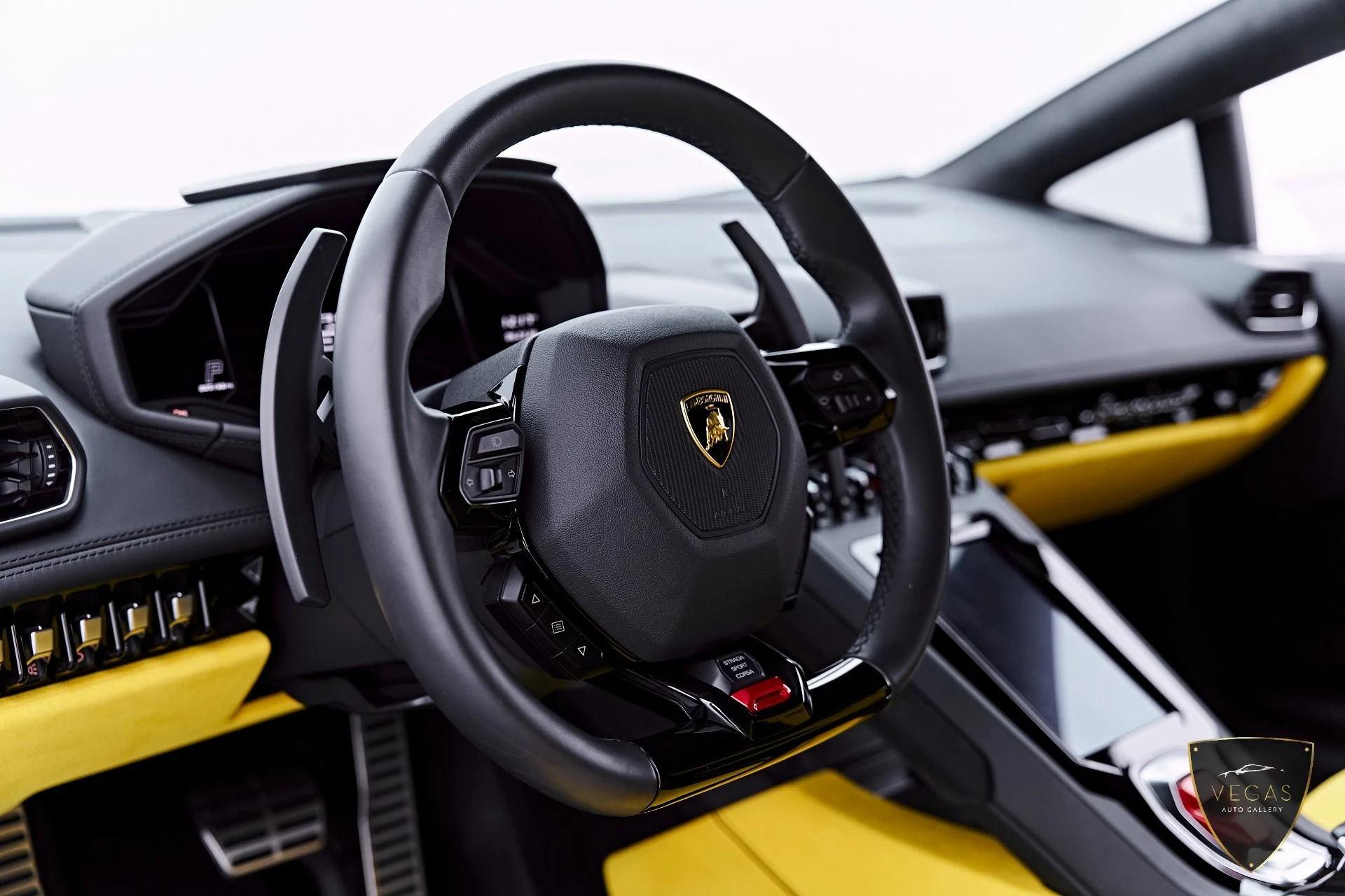 mph049_4044528345_Used_2022_Lamborghini_Huracan_EVO_Base_1782344322_4692341b3b
