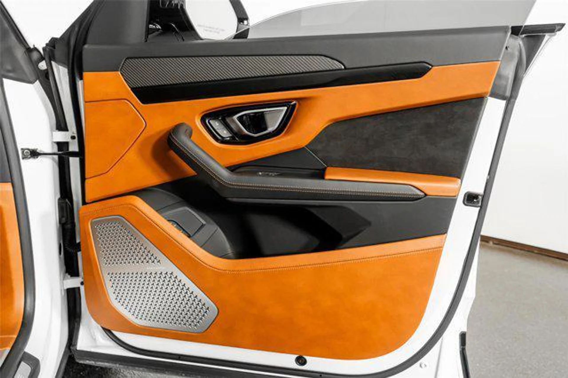 mph049_404916537_59y_D8ym5_C_Jrp2_C_Hm0_V2fxl_Yd_MRA_9c5ce00ded