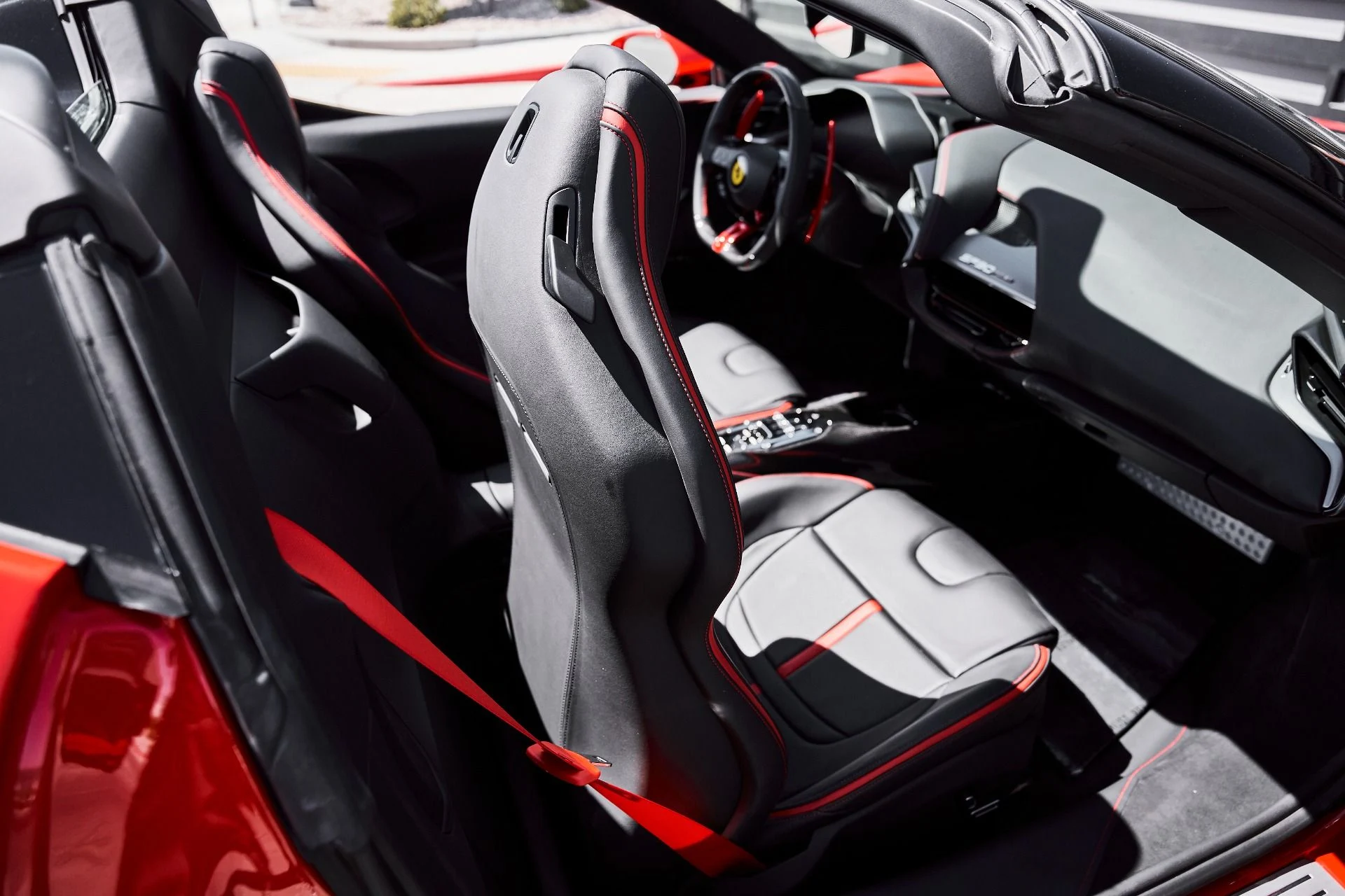 mph049_4050891262_Used_2025_Ferrari_SF_90_Spider_Base_1776296512_8c7c6faf1a