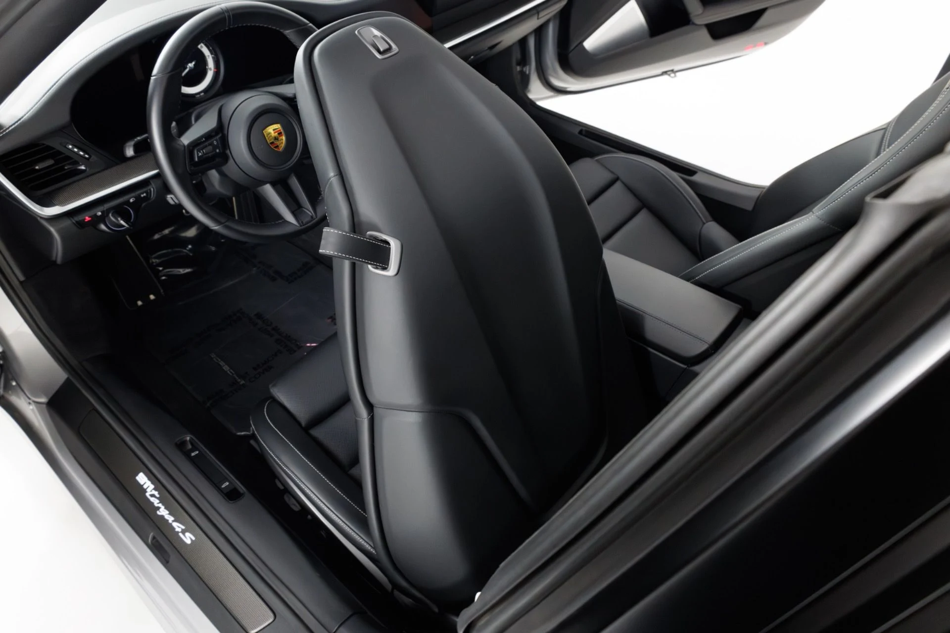 mph049_4085401901_Used_2022_Porsche_911_Targa_4_S_1772835281_2f5ded7470