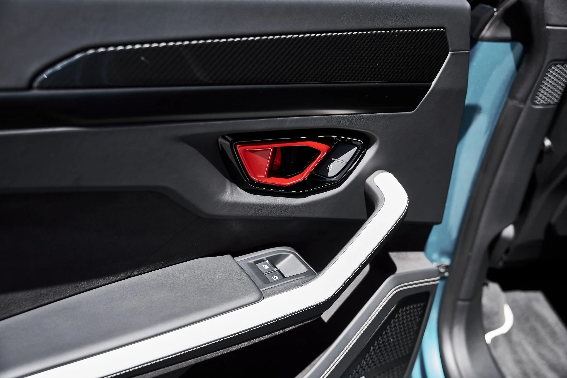 mph049_4088009270_Used_2025_Lamborghini_Urus_SE_1781314253_8f26271352