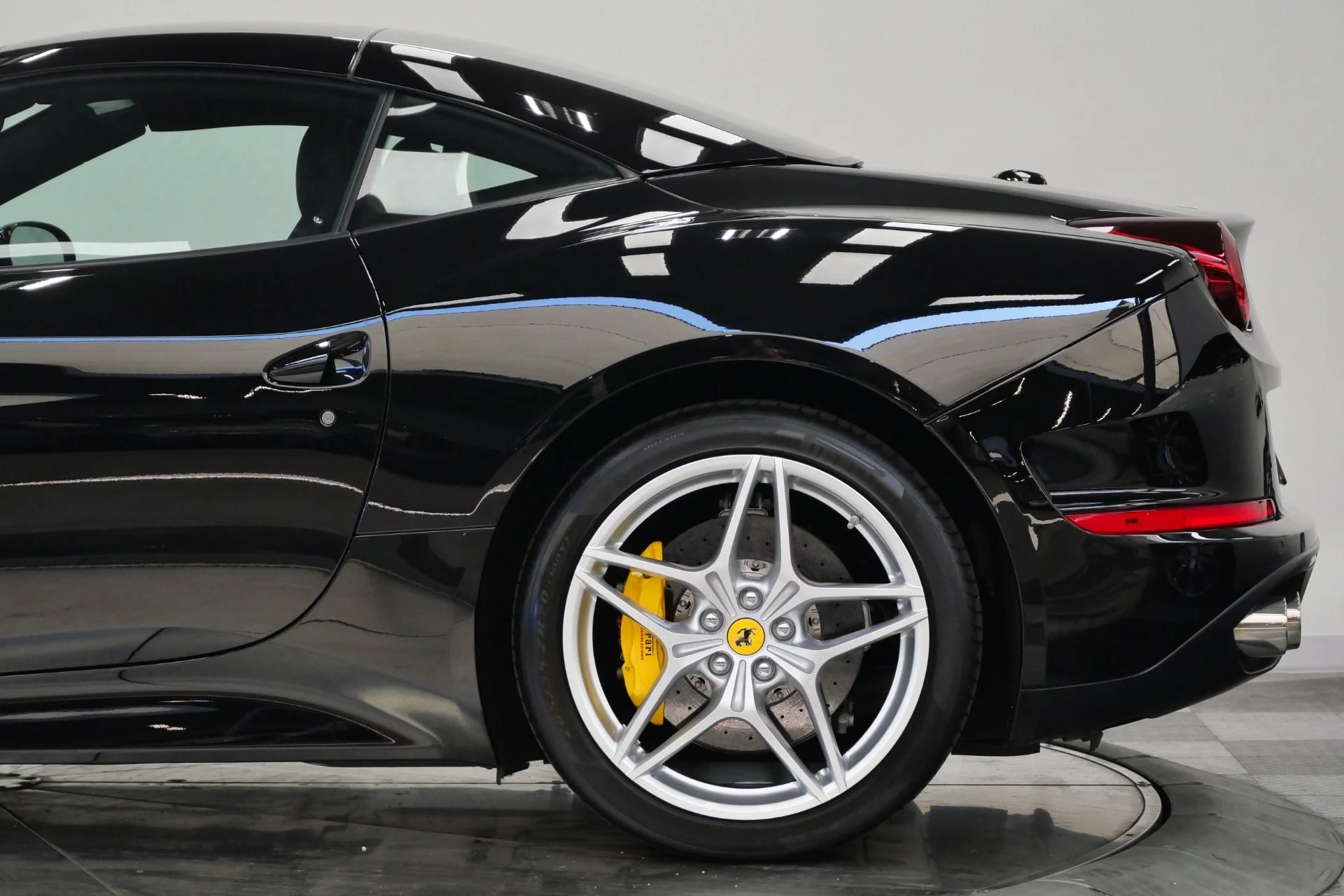 mph049_4121970759_Used_2015_Ferrari_California_T_Carbon_Fiber_Interior_Trim_Low_Miles_1778860408_c436e14af8