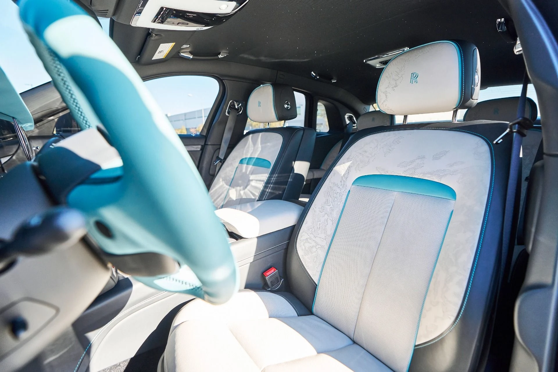 mph049_4123166547_Used_2025_Rolls_Royce_Ghost_Base_1765592236_aef90a4d7a