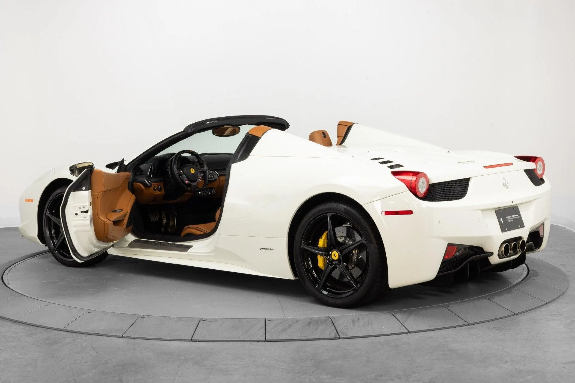 mph049_4177690778_Used_2014_Ferrari_458_Spider_1788615029_54a5fc98b9