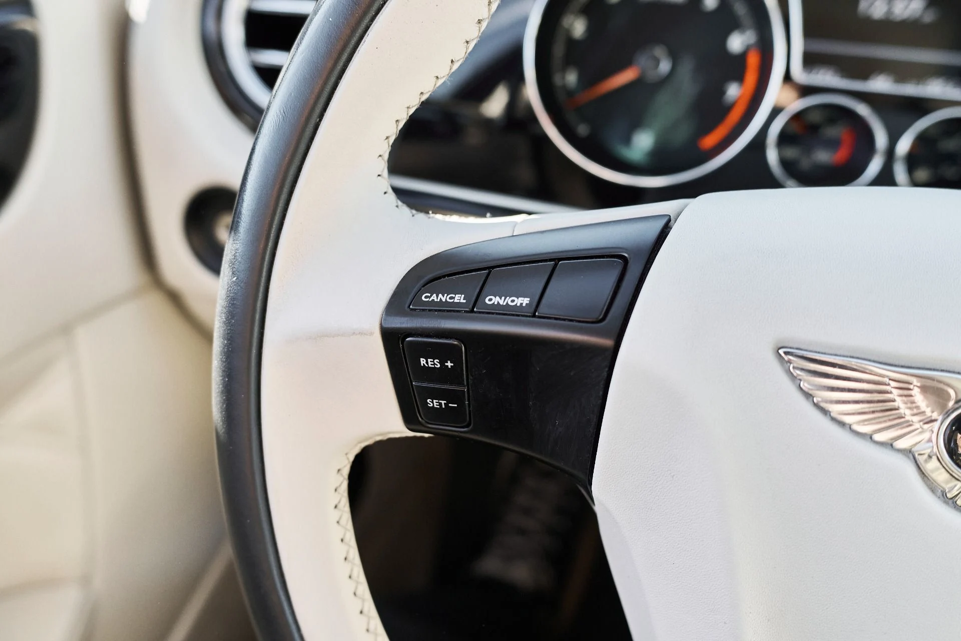 mph049_419922784_Used_2012_Bentley_Continental_Flying_Spur_1765853834_860cb7f9b6