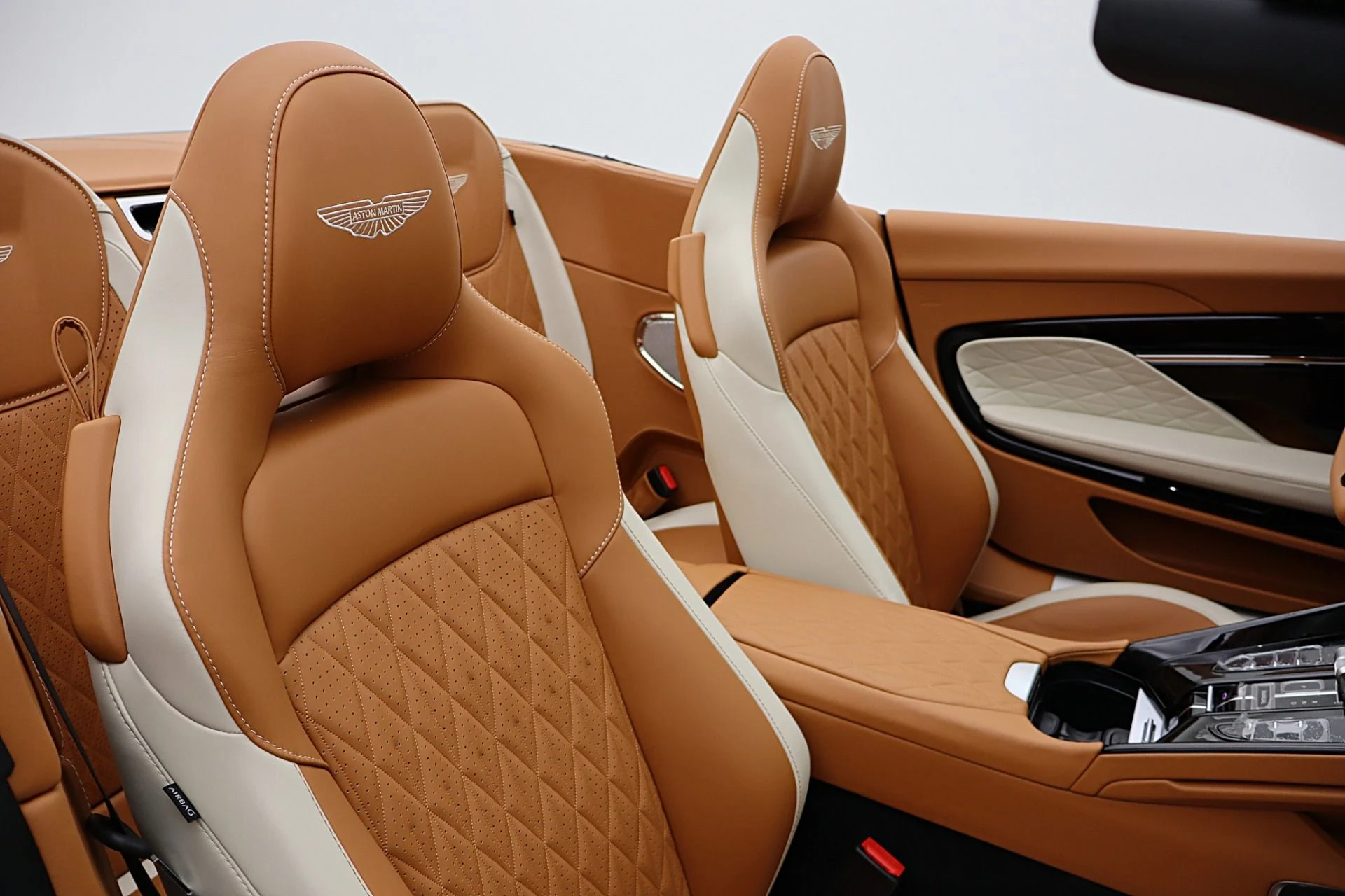 mph049_4203128074_New_2026_Aston_Martin_DB_12_Volante_ae56ab4c24