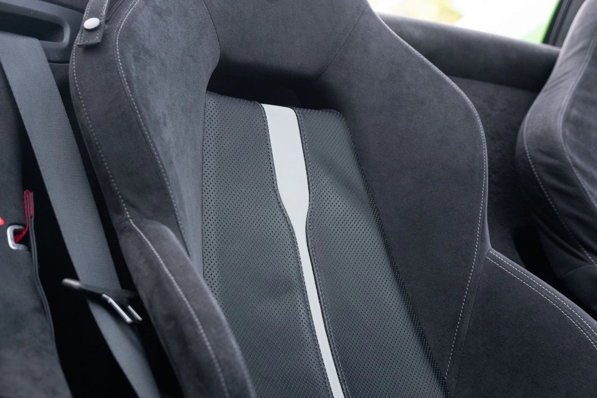 mph049_4206410467_Used_2018_Mc_Laren_570_S_Spider_1773949539_41cf24110a