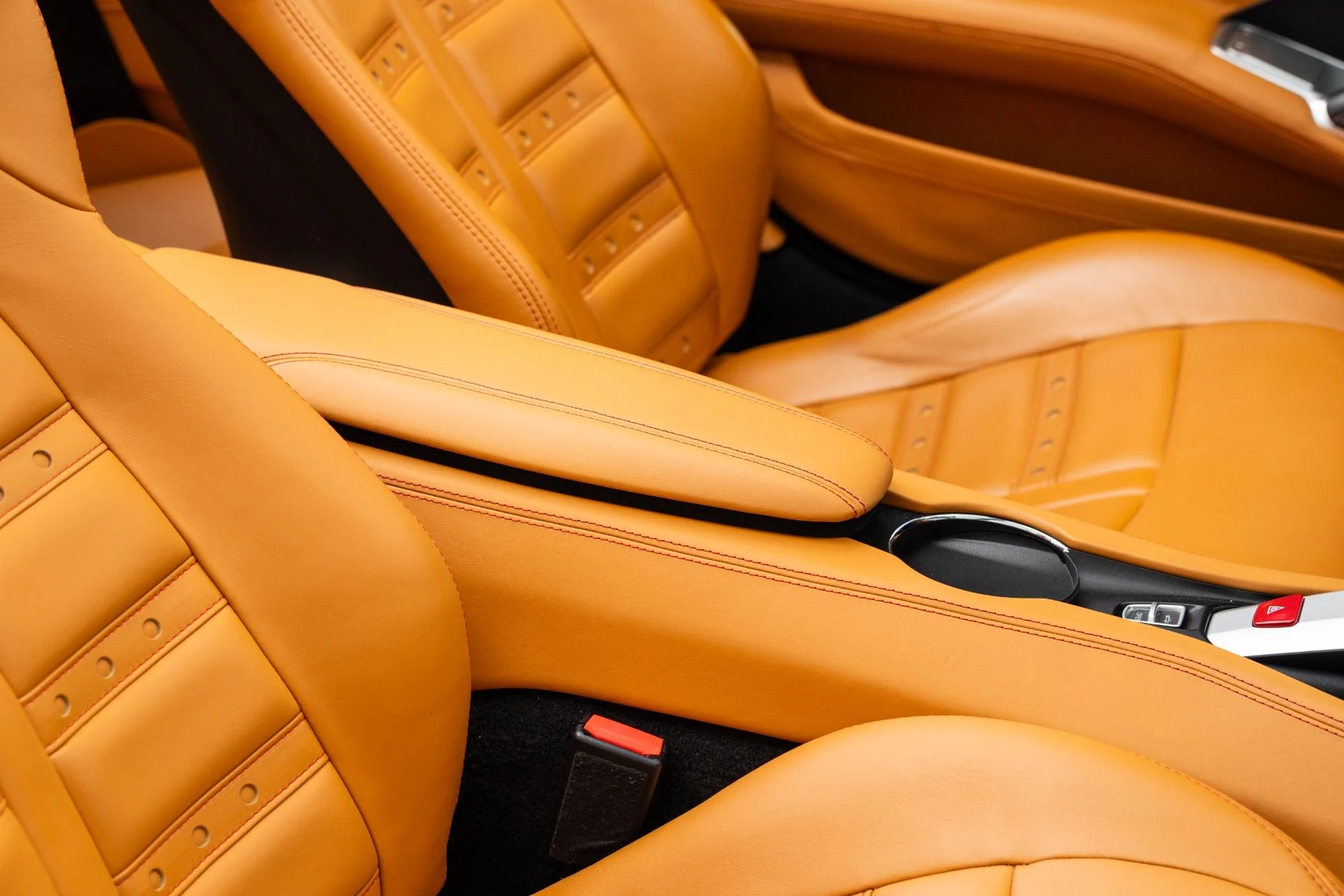 mph049_4215725487_Used_2015_Ferrari_California_T_1773337239_e855d68f34