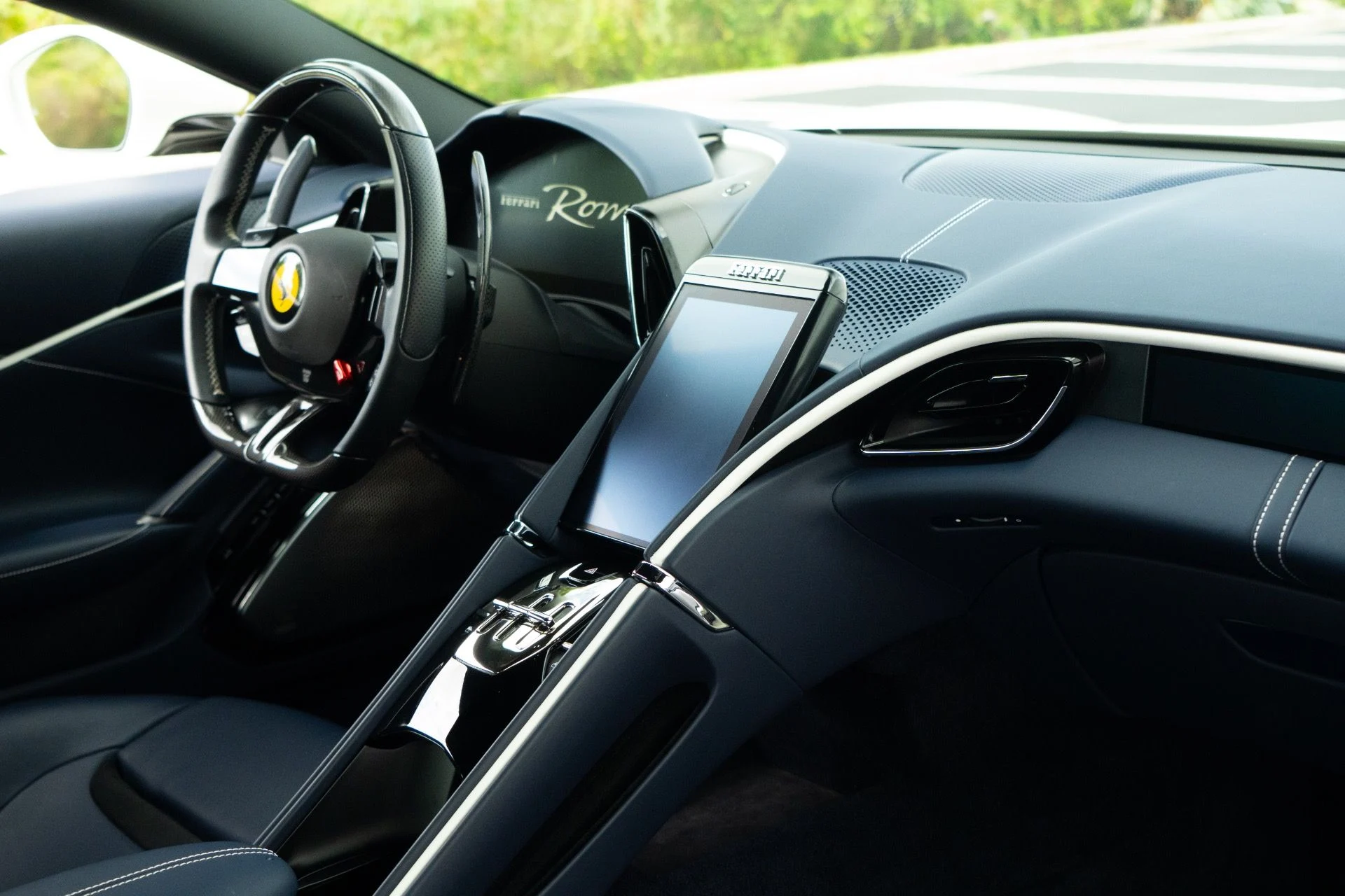 mph049_4251439390_Used_2022_Ferrari_Roma_1764790245_85ecd27ed5