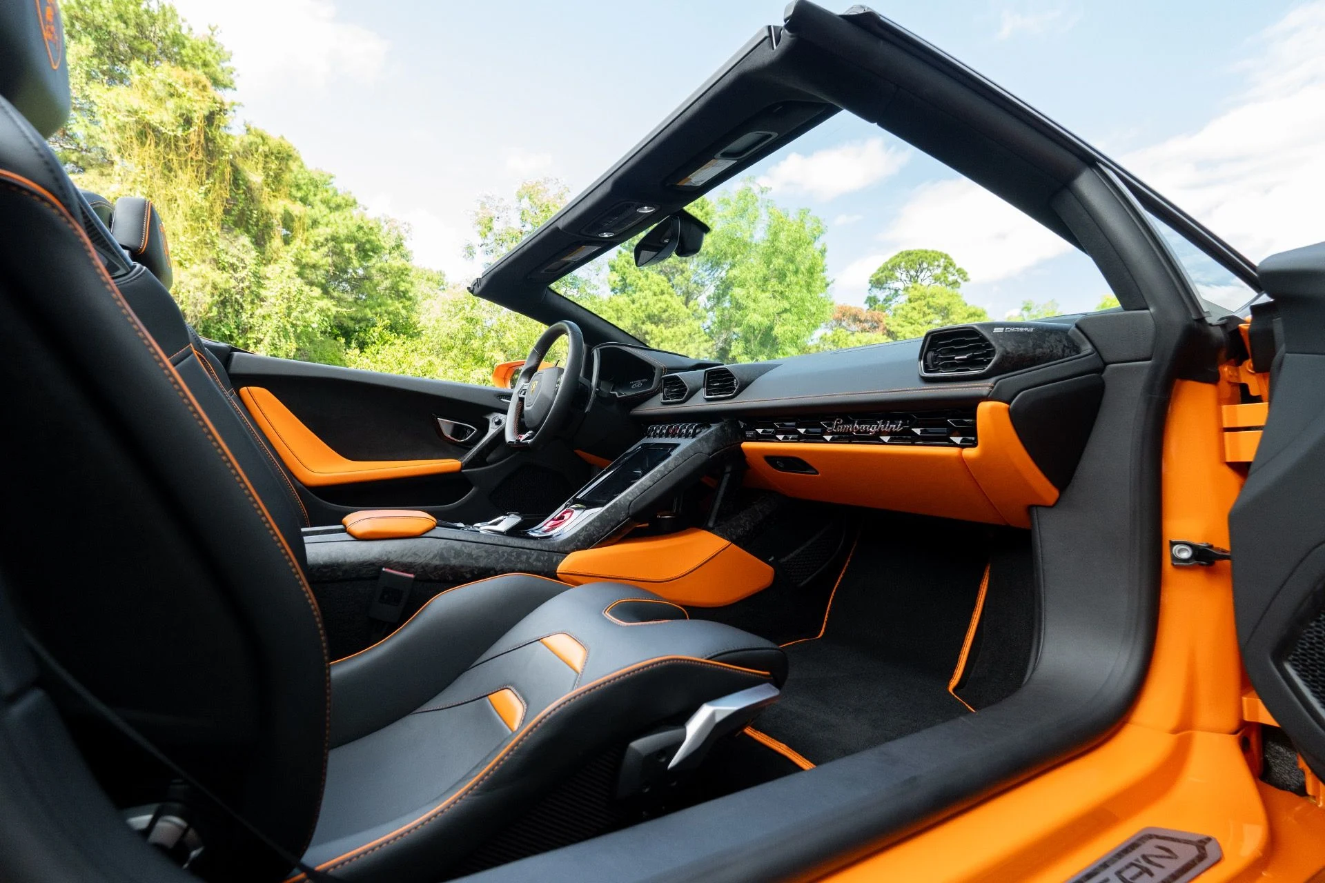 mph049_4259070604_Used_2021_Lamborghini_Huracan_EVO_Spyder_1758042504_15ea69da1c