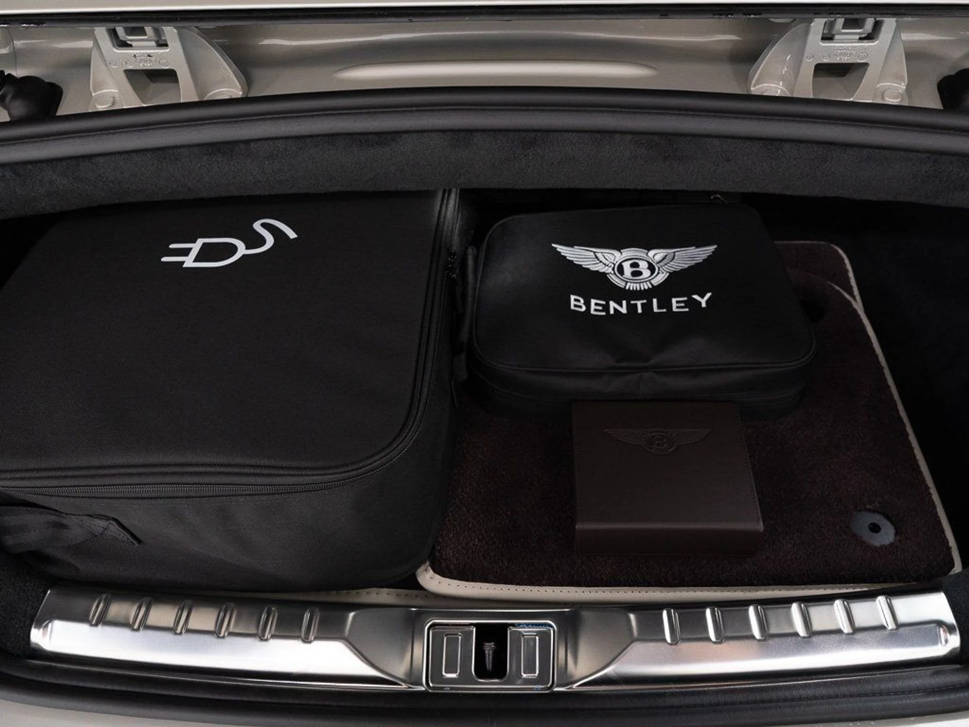 mph049_4262440353_56290627a7b611de26370ebd6ee38193_04f0194d34