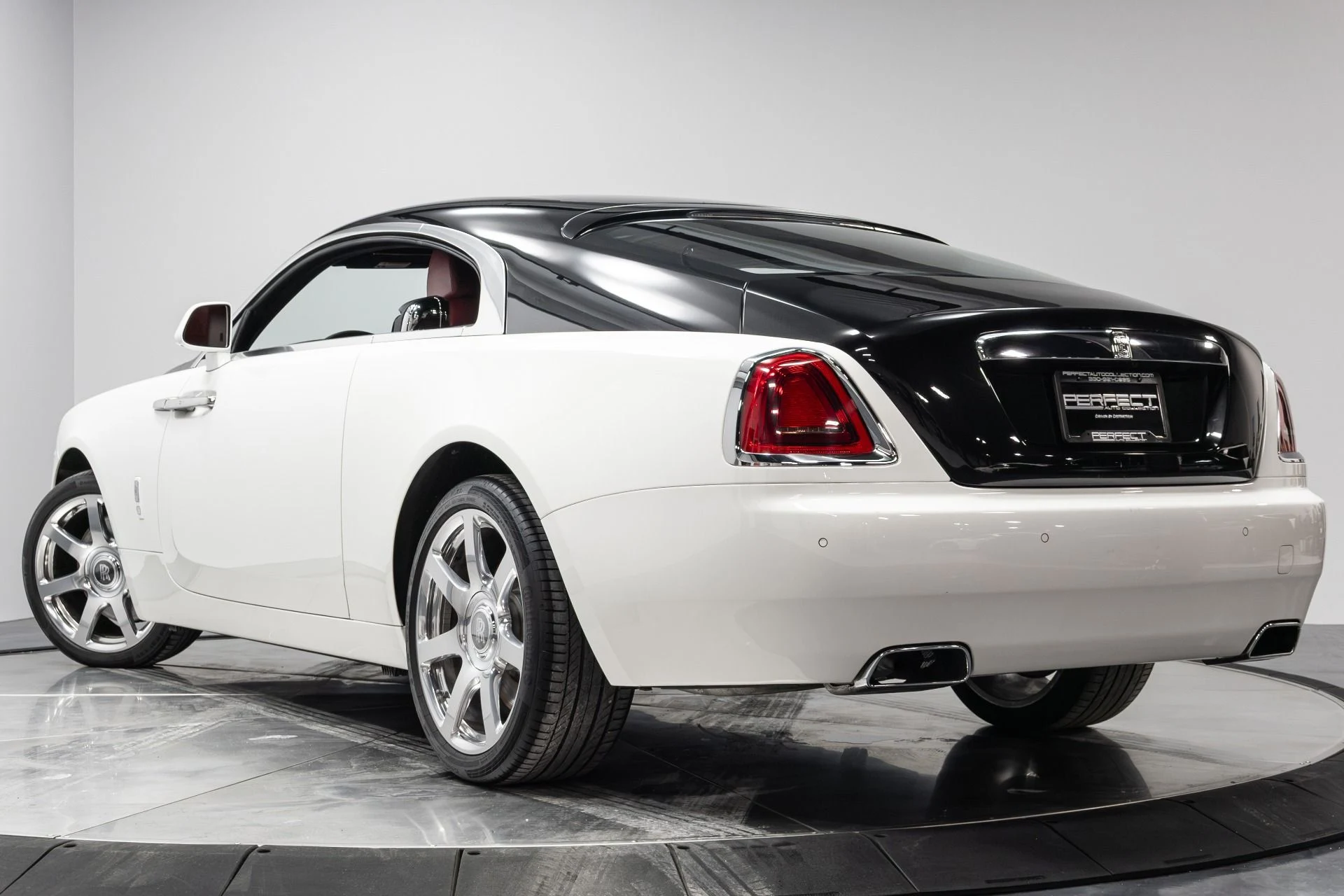 mph049_4263485809_Used_2014_Rolls_Royce_Wraith_1768708128_1e3447f96d