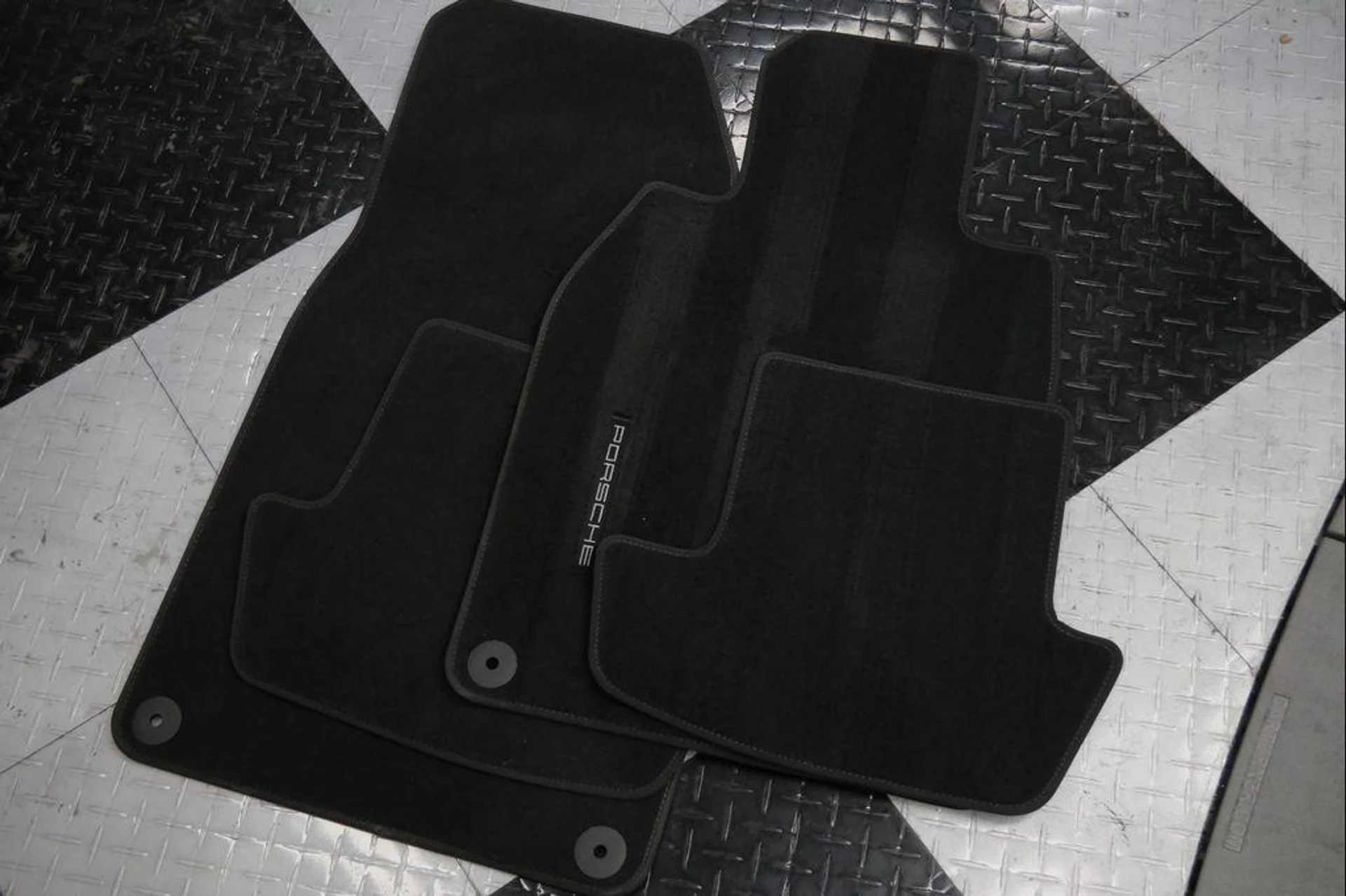 mph049_4269403299_07_VH_1_Sp_W8j7_Dfh0w_Dt_Q_Un0_OQ_Ae_Y_f310d312d2