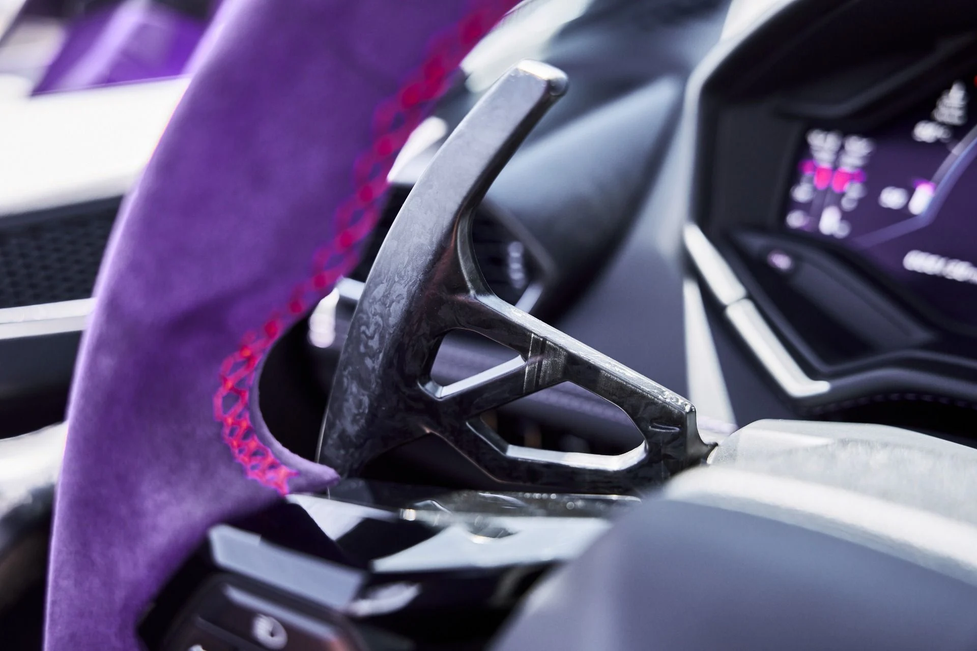 mph049_4288563221_Used_2024_Lamborghini_Huracan_EVO_Base_1776733917_223f0dd429