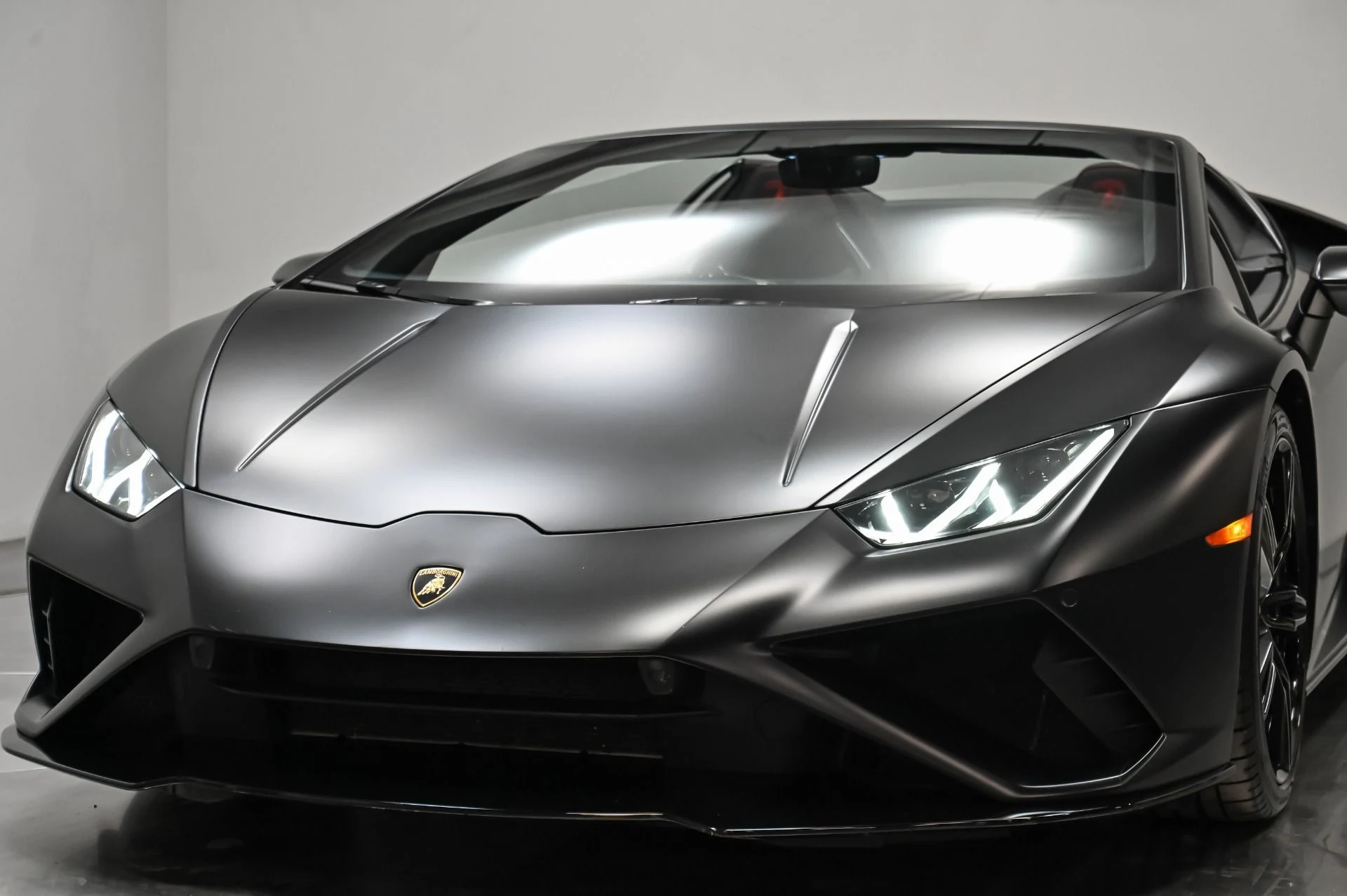 mph049_4288779590_Used_2021_Lamborghini_Huracan_EVO_Base_1754943417_f701f895f9