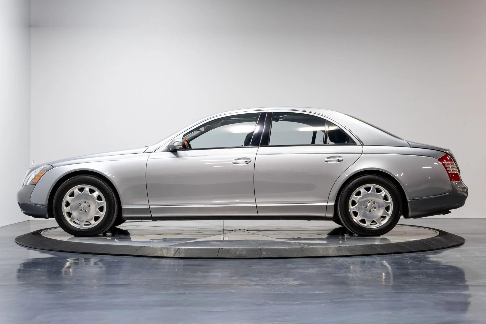 mph049_436741655_Used_2004_Maybach_57_1769486757_03f4d3dc55