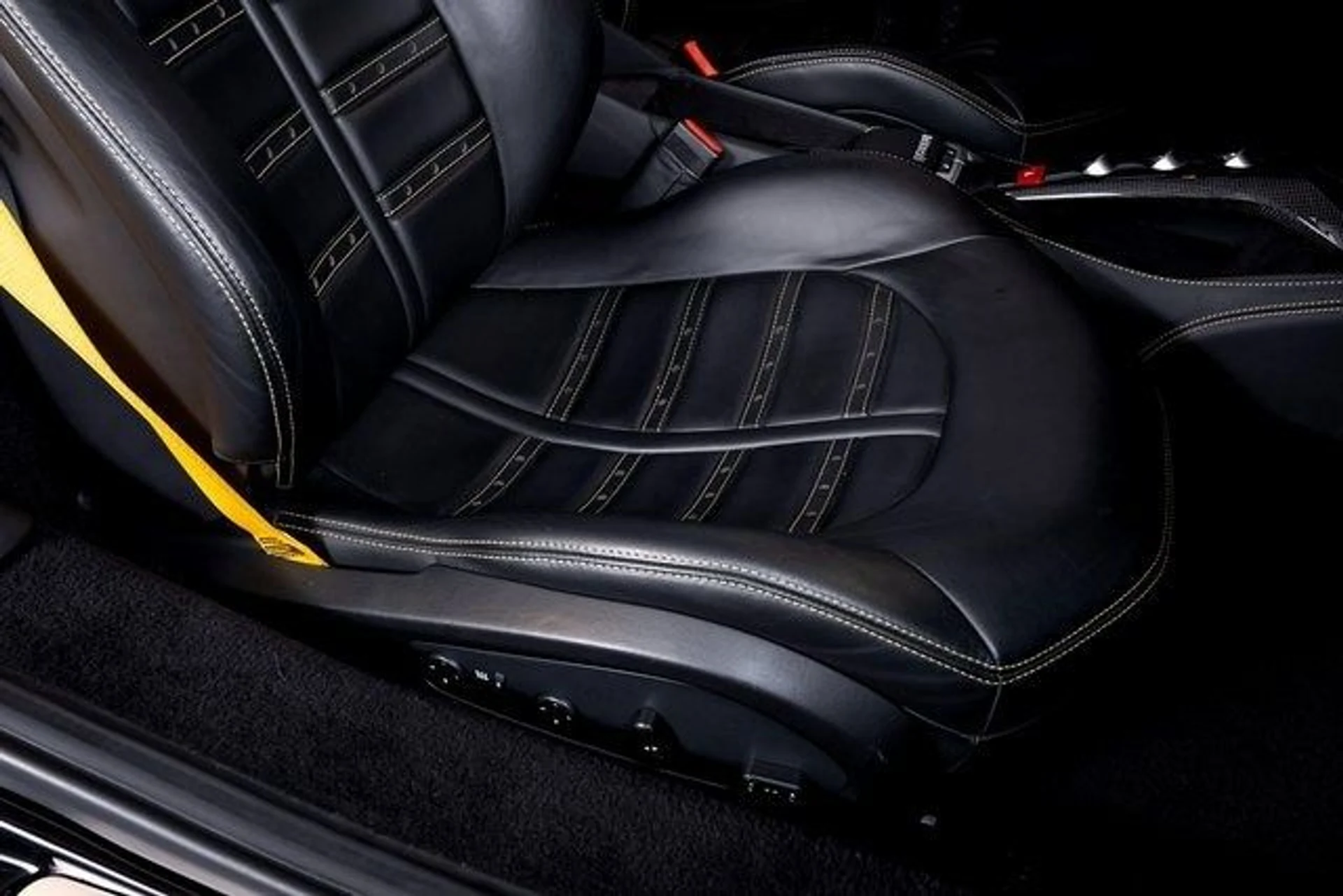 mph049_438443300_0cb46a4bbe95e92aacdd2657c9160950x_7f6cab0551