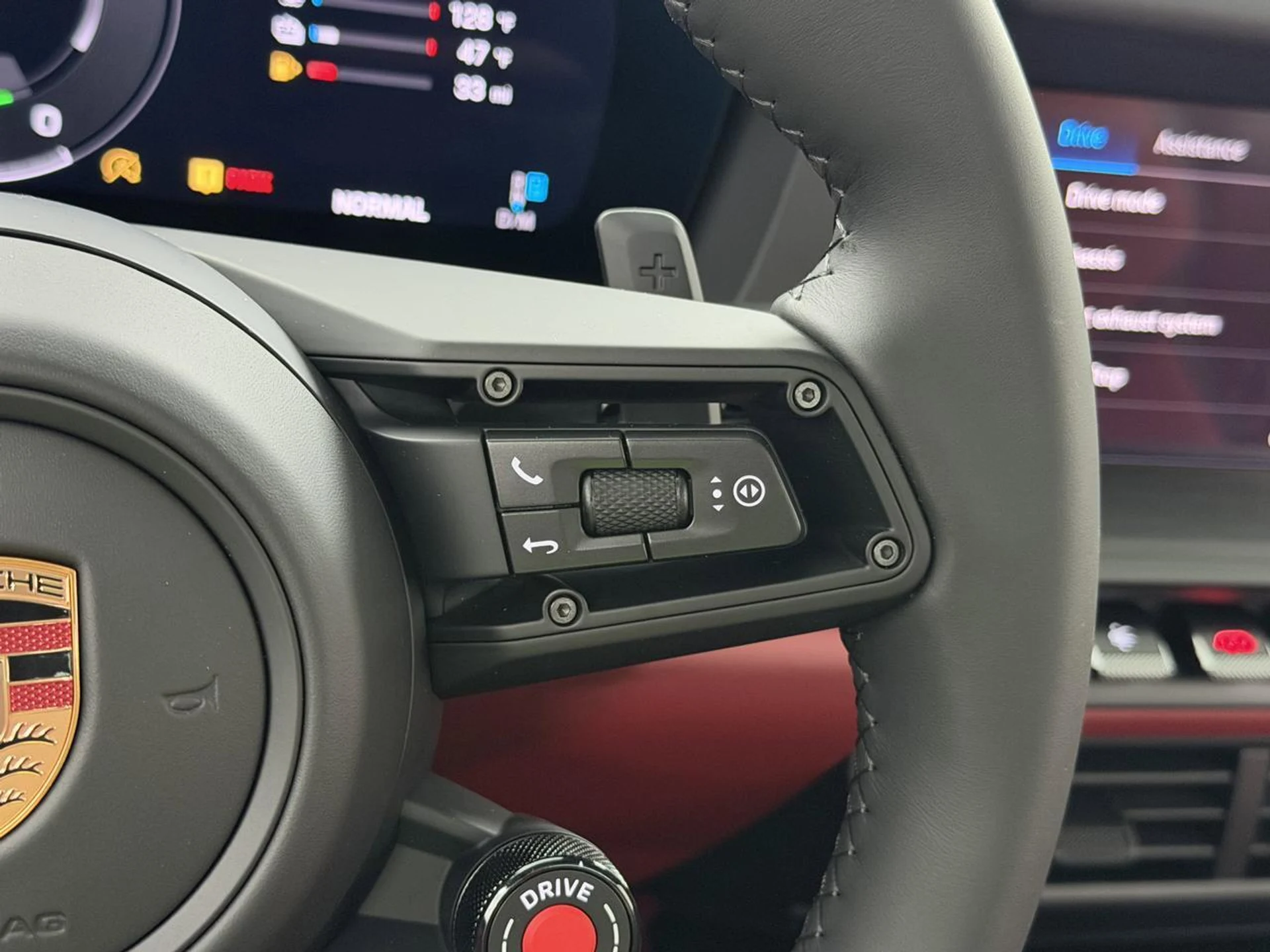 mph049_4625326_015d08f36cb984a49d8b8cef090d7714_09ee3644cb