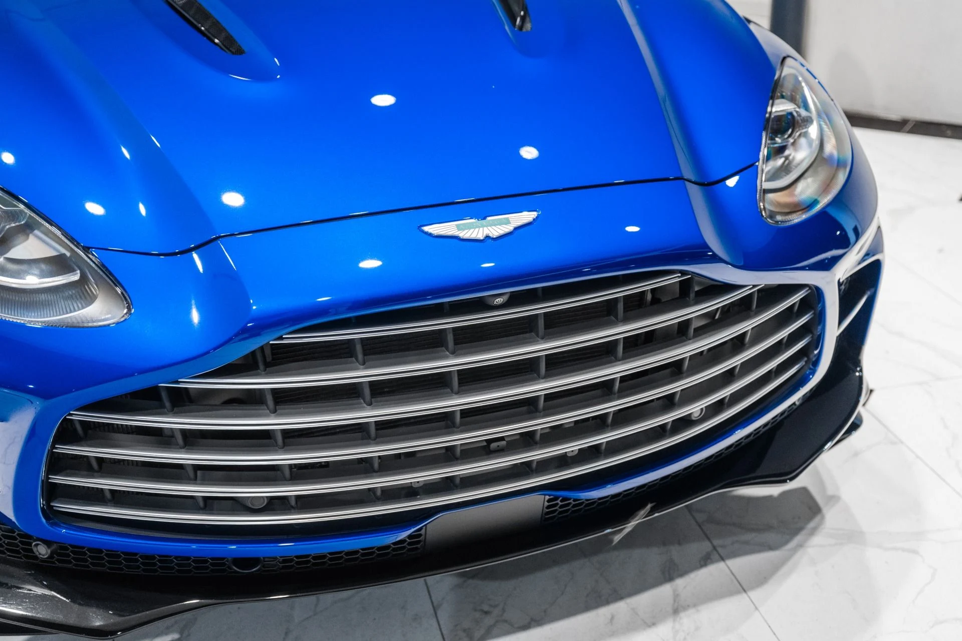 mph049_471998412_New_2026_Aston_Martin_DBX_707_1780939775_23de95e2c4