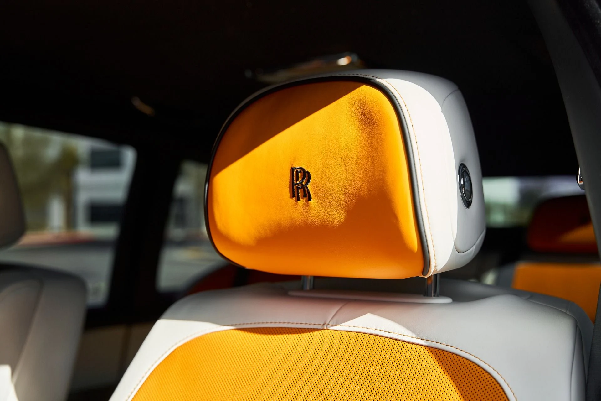 mph049_475992360_Used_2026_Rolls_Royce_Cullinan_Base_1766884799_02df7df58a