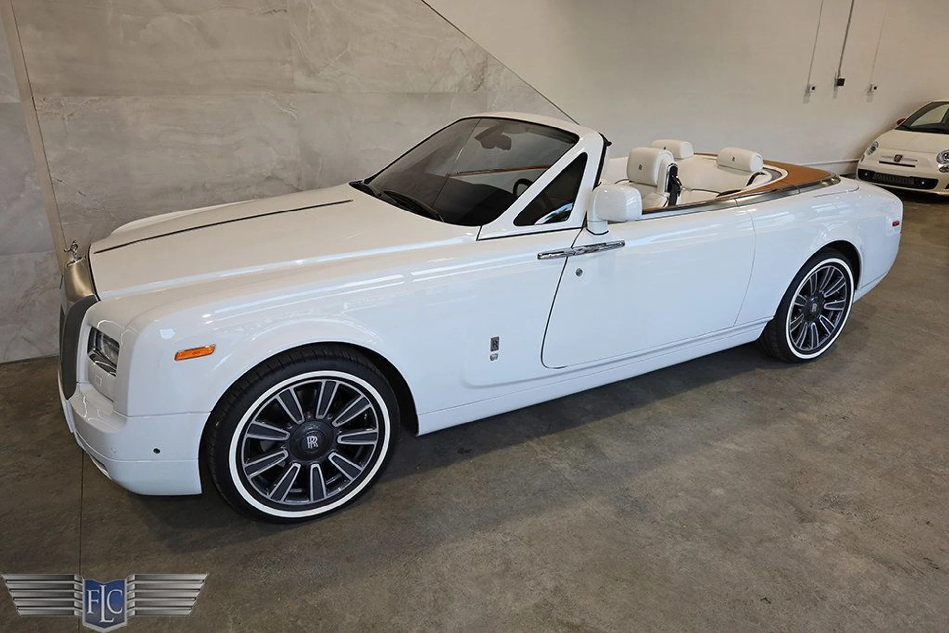 mph049_492894551_used_2017_rolls_royce_phantom_drophead_covertiblefinaledition_9689_22834890_50_1024_2930f85a56