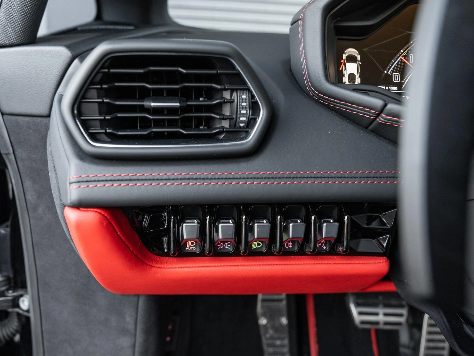 mph049_510085415_Used_2024_Lamborghini_Huracan_Tecnica_1766091992_4d5caf3161