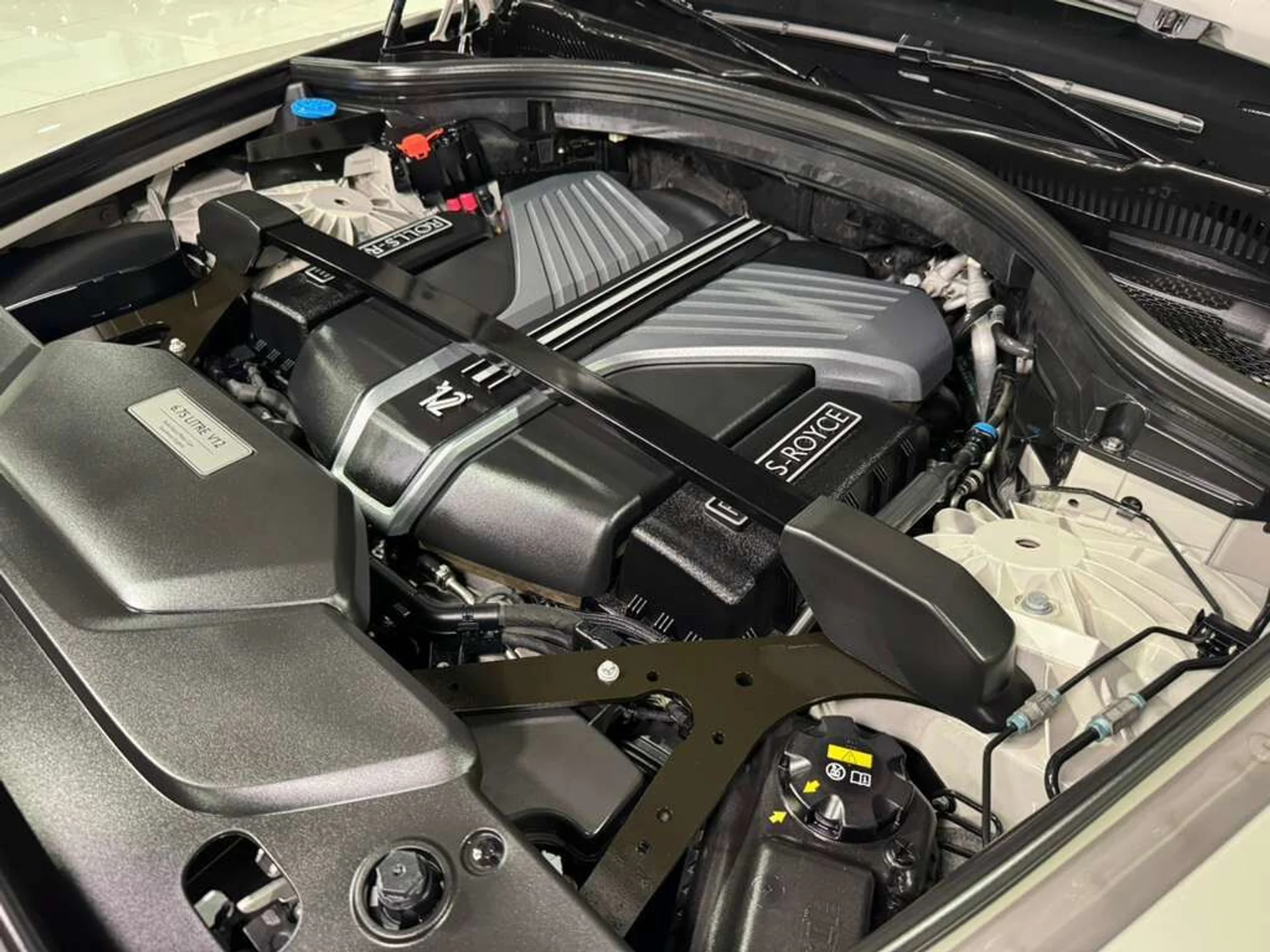 mph049_526367857_7d77f0179199841b3326352f580fcf1e_be9b768893