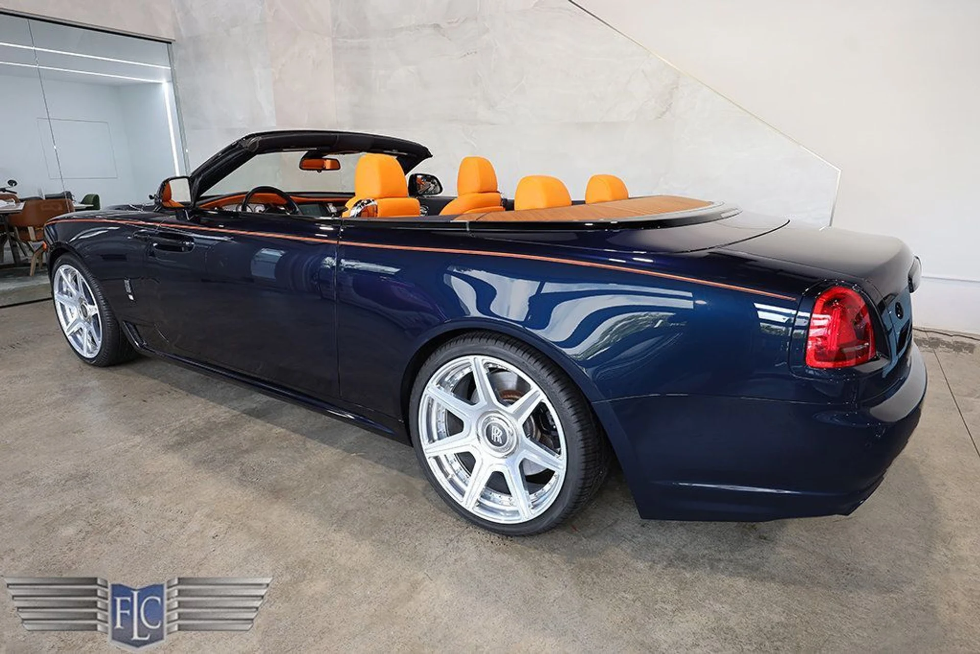 mph049_539968390_used_2017_rolls_royce_dawn_convertible_9689_22999334_50_1024_08c744c2b2