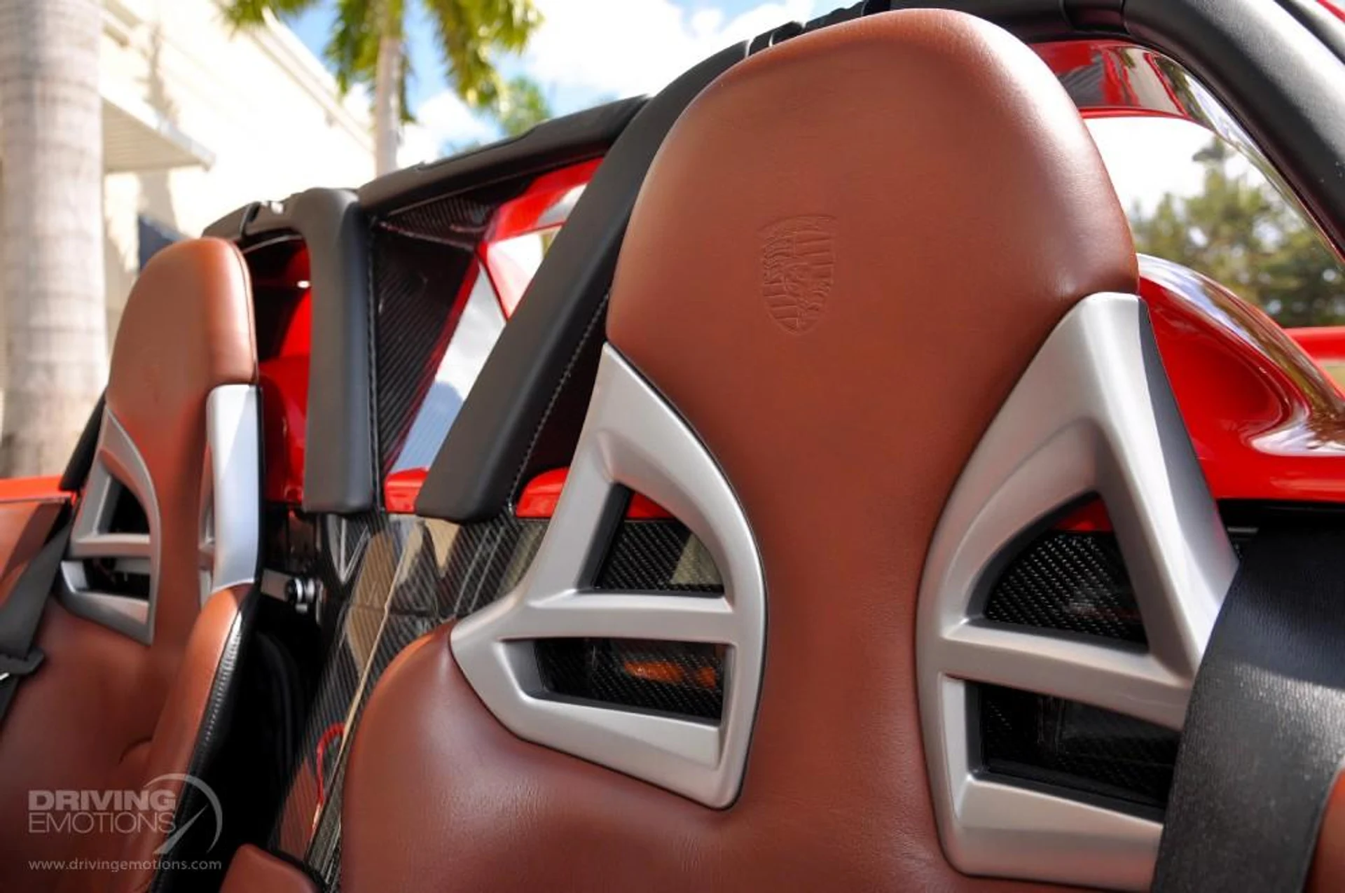 mph049_551355818_186_p50_l_cbed783580