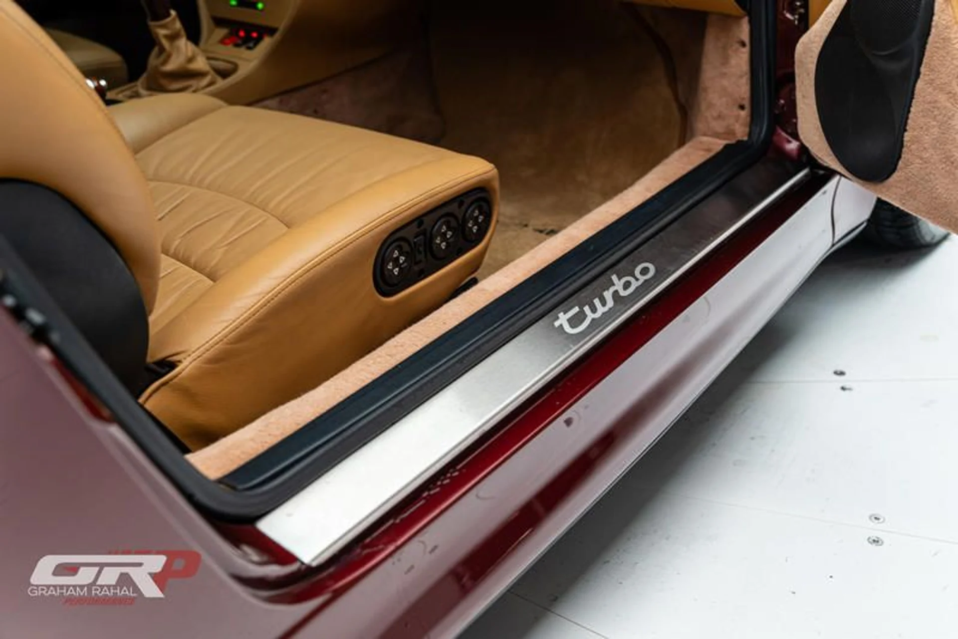 mph049_552952001_6_E9_BFE_8_A_CAE_8_4778_B9_FE_111_C8_F72_D6_ED_e1d0e01dcd