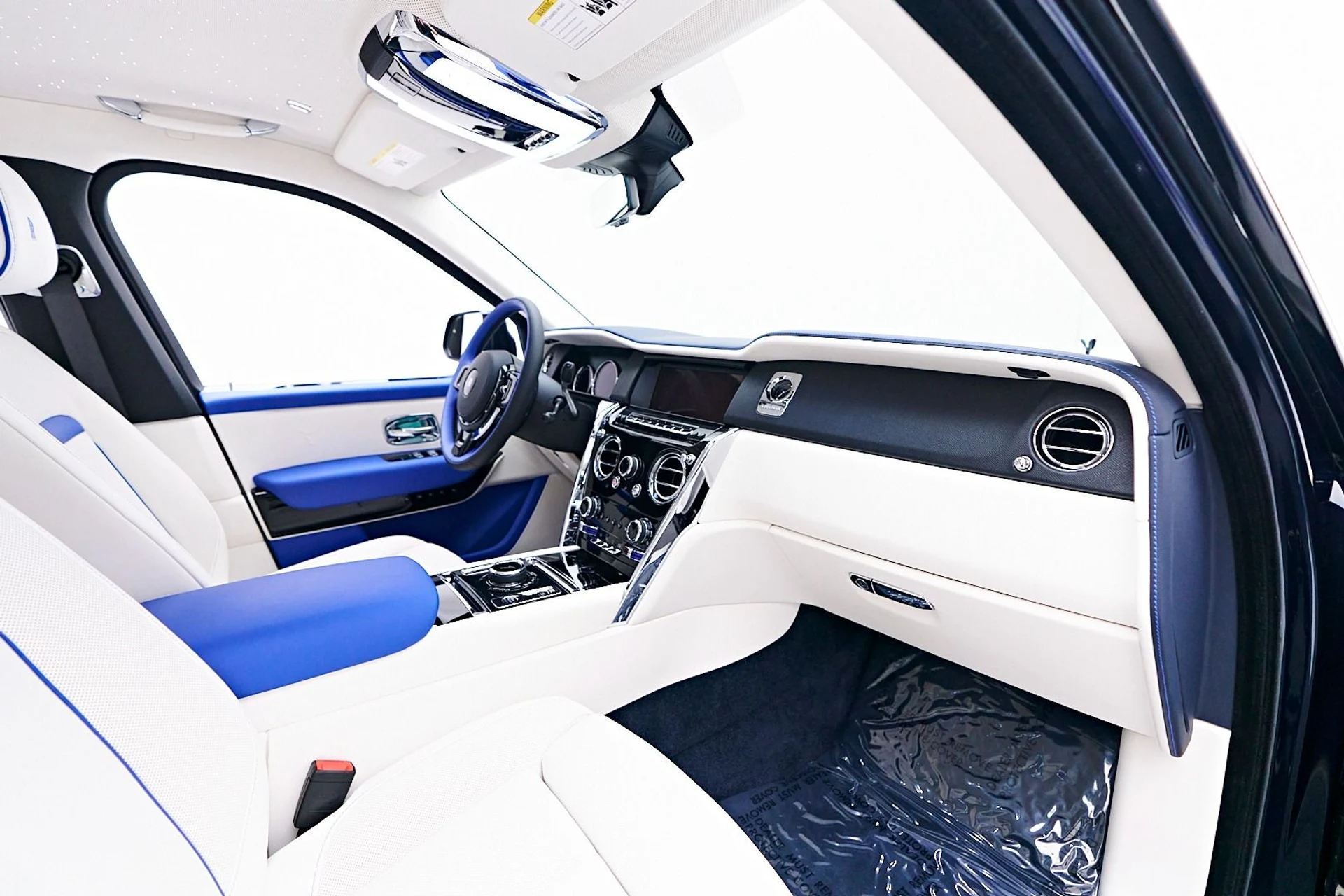 mph049_555585241_Used_2023_Rolls_Royce_Cullinan_Base_1745954360_8f0399e33f